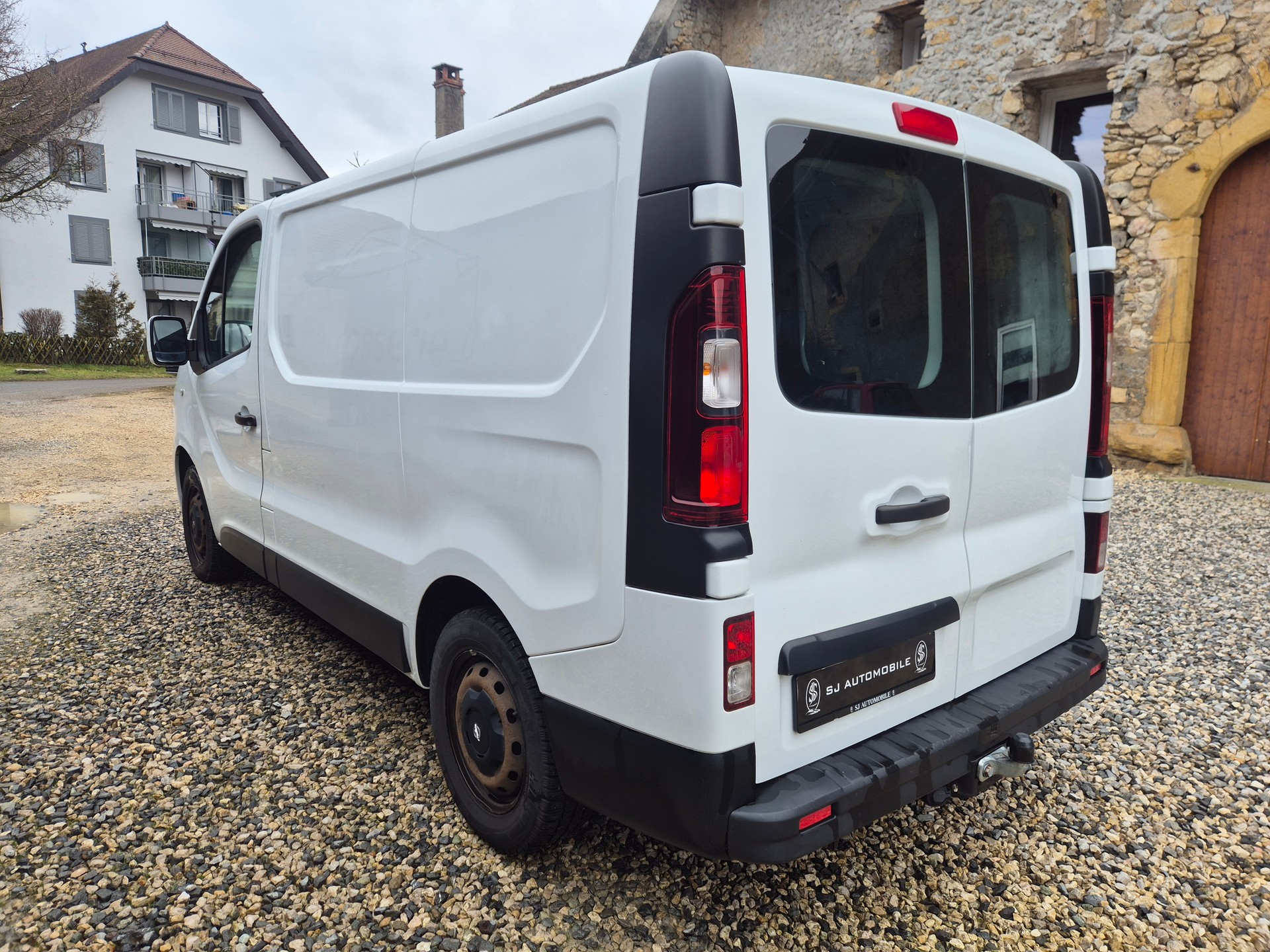OPEL VIVARO-image-1