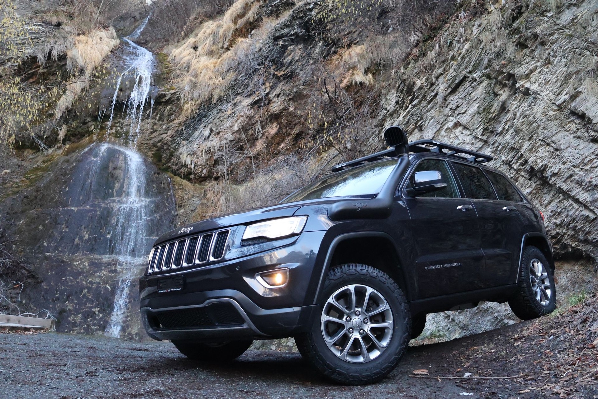 JEEP Grand Cherokee 3.0 CRD Platium Edition-showroom-element-1