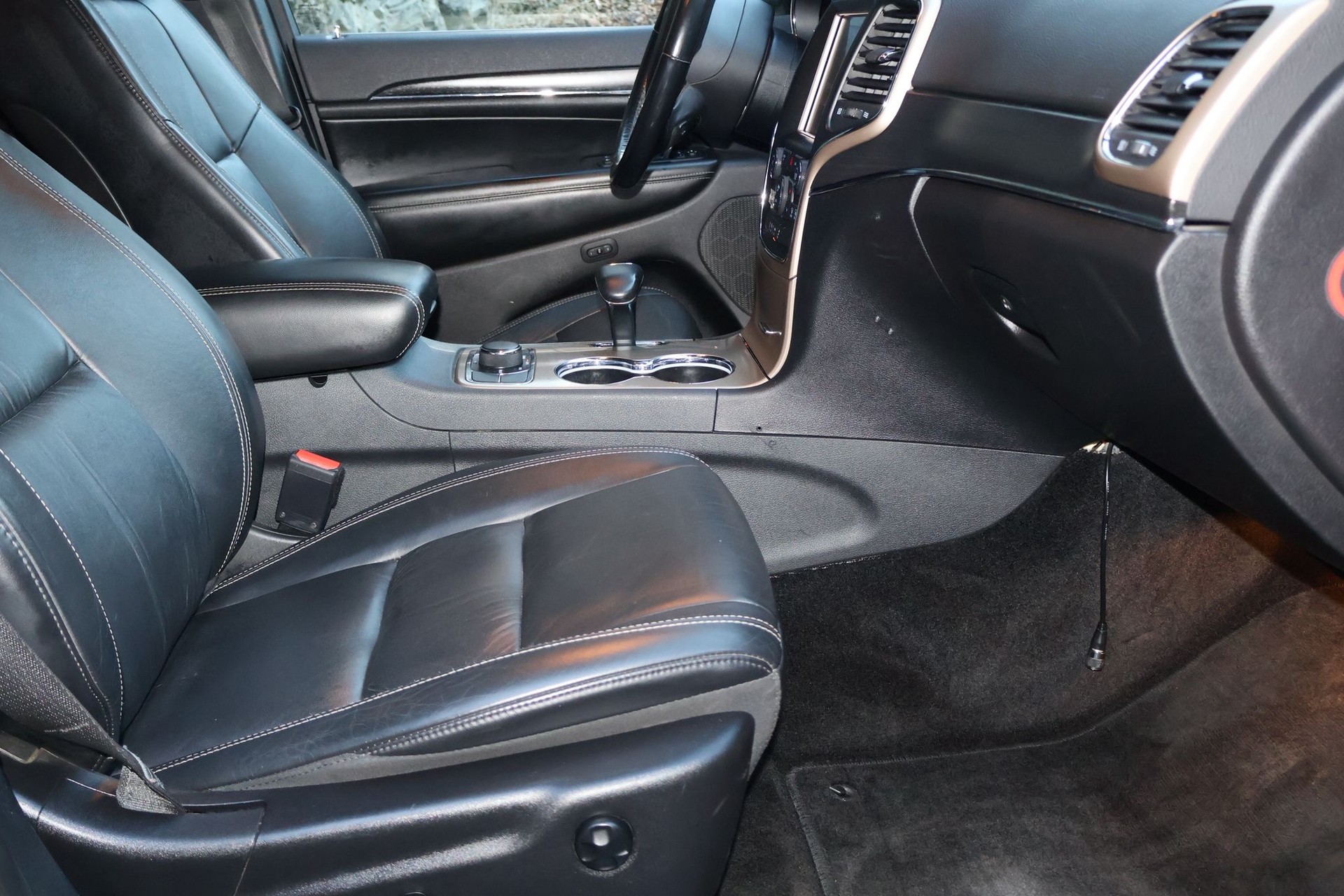 JEEP Grand Cherokee 3.0 CRD Platium Edition-image-11