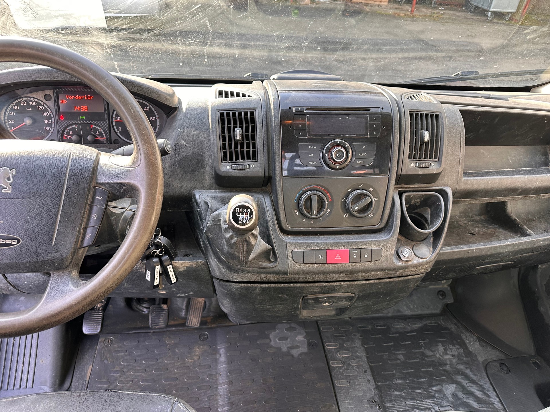 PEUGEOT Boxer 3.0 HDI 335 L2-image-13