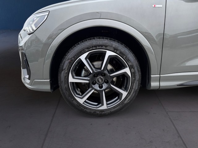 AUDI Q3 35 TFSI S line Attraction S-tronic-image-8