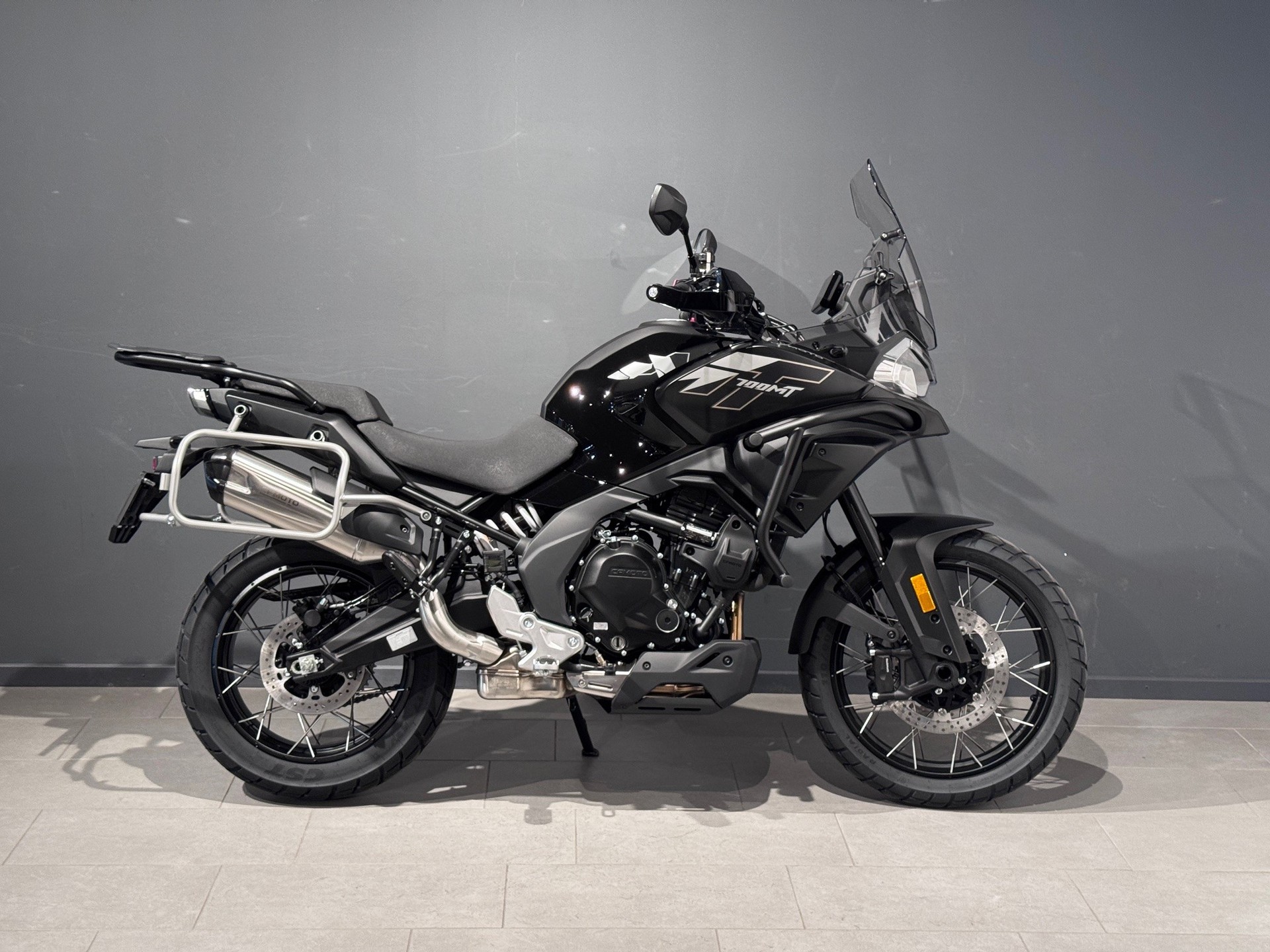 CF MOTO 700MT ADV