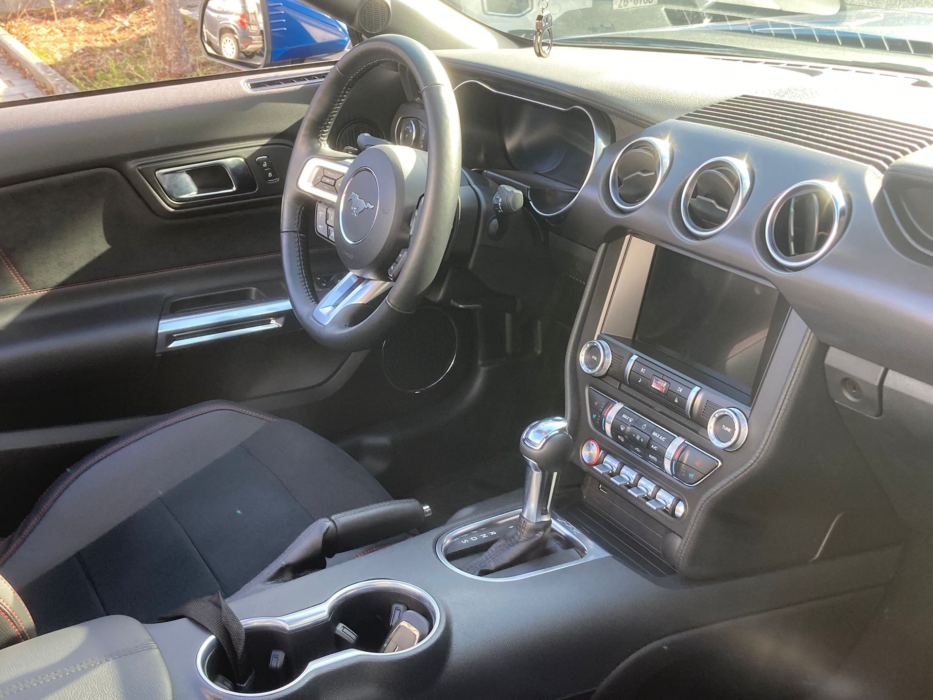 FORD Mustang Convertible 5.0 V8 GT Automat-image-9