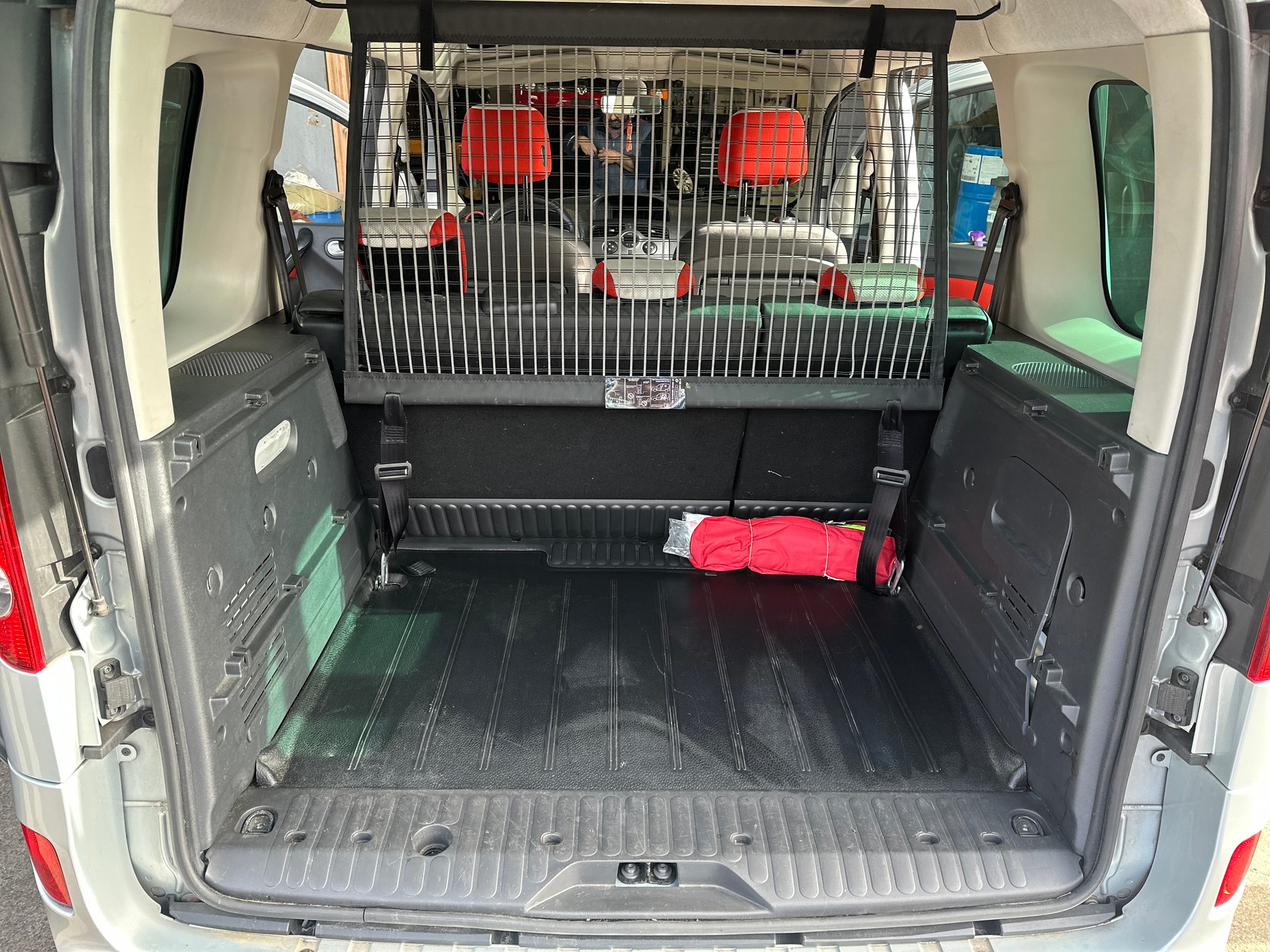 RENAULT Kangoo 1.5 dCi Happy Family-image-7