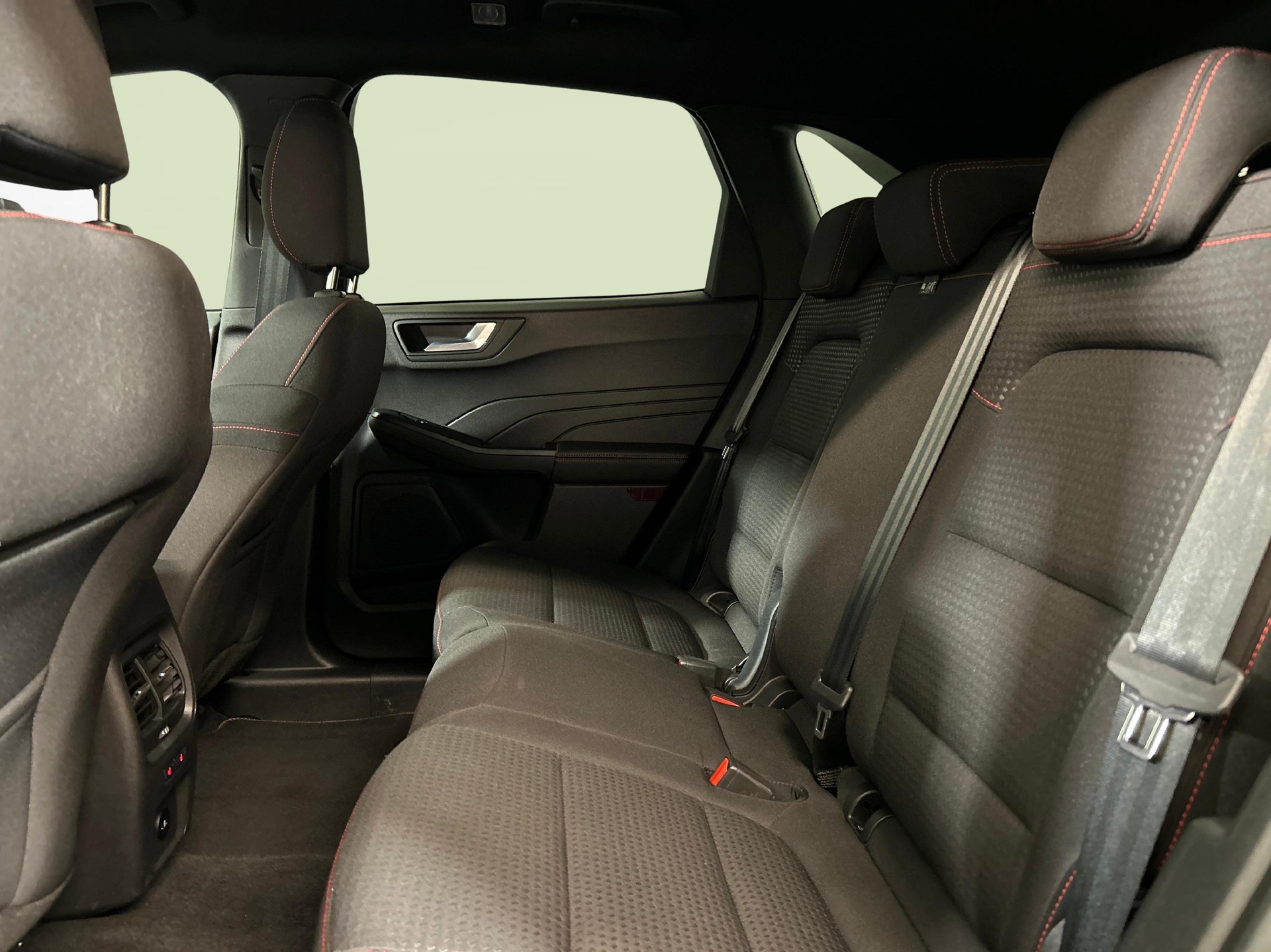 FORD Kuga 2.5 Plug-in Hybrid ST-Line-image-4