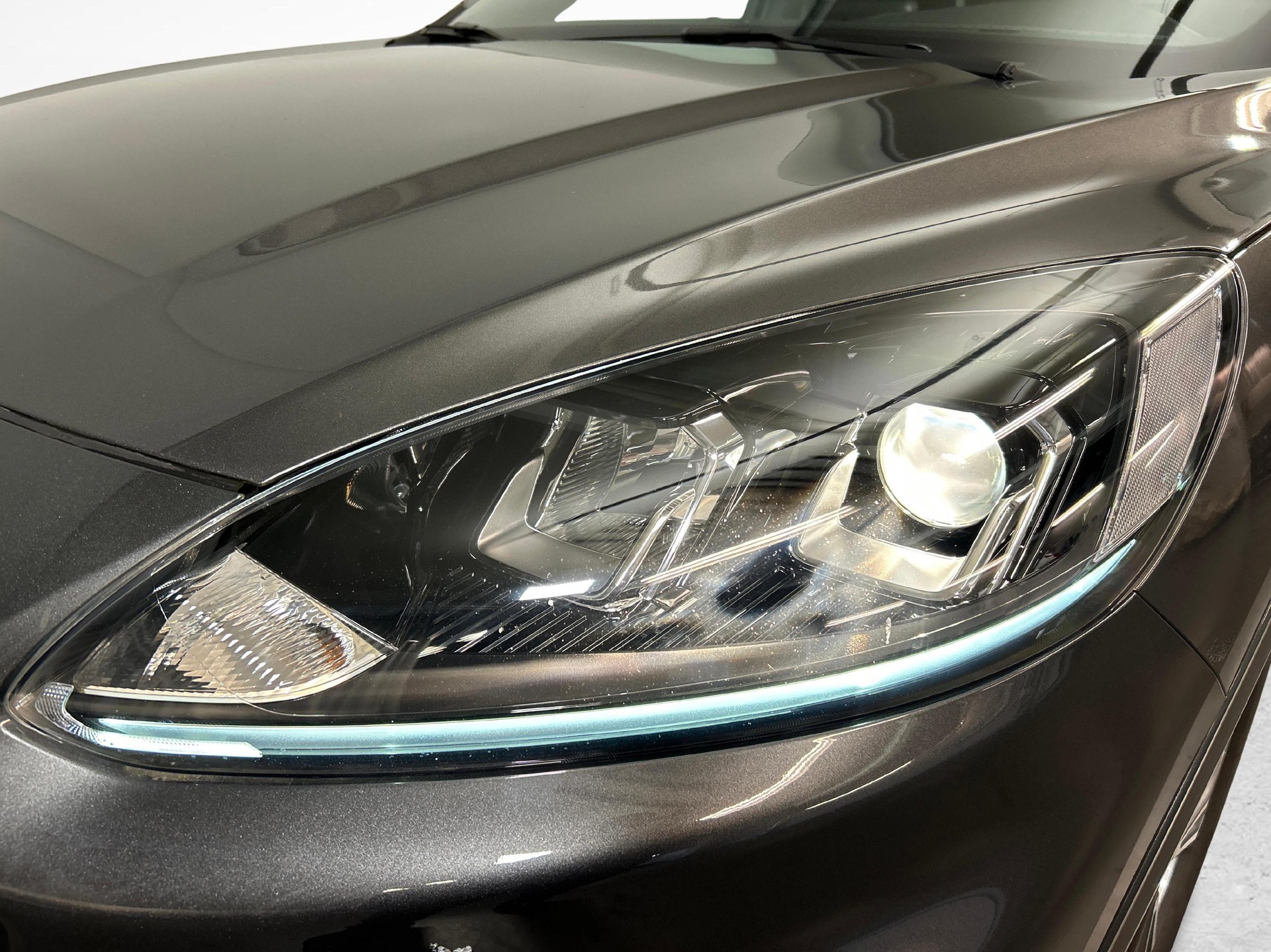 FORD Kuga 2.5 Plug-in Hybrid ST-Line-image-16