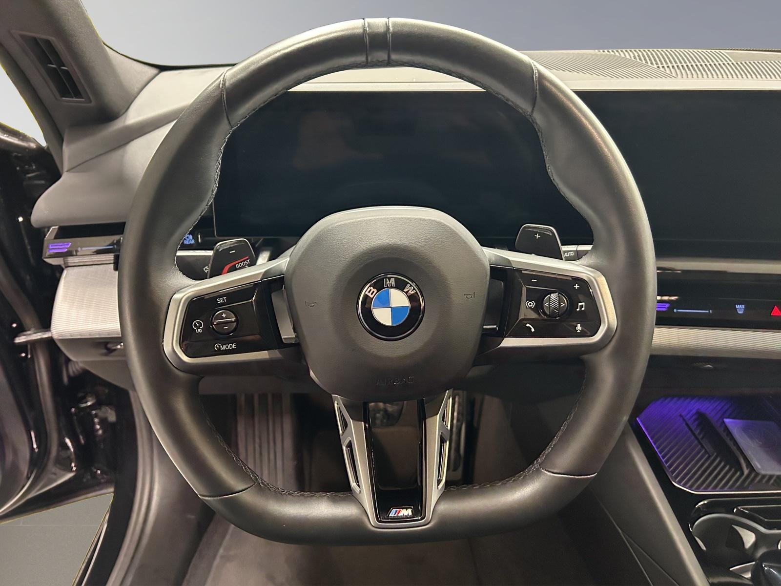BMW 520d xDrive Touring-image-15