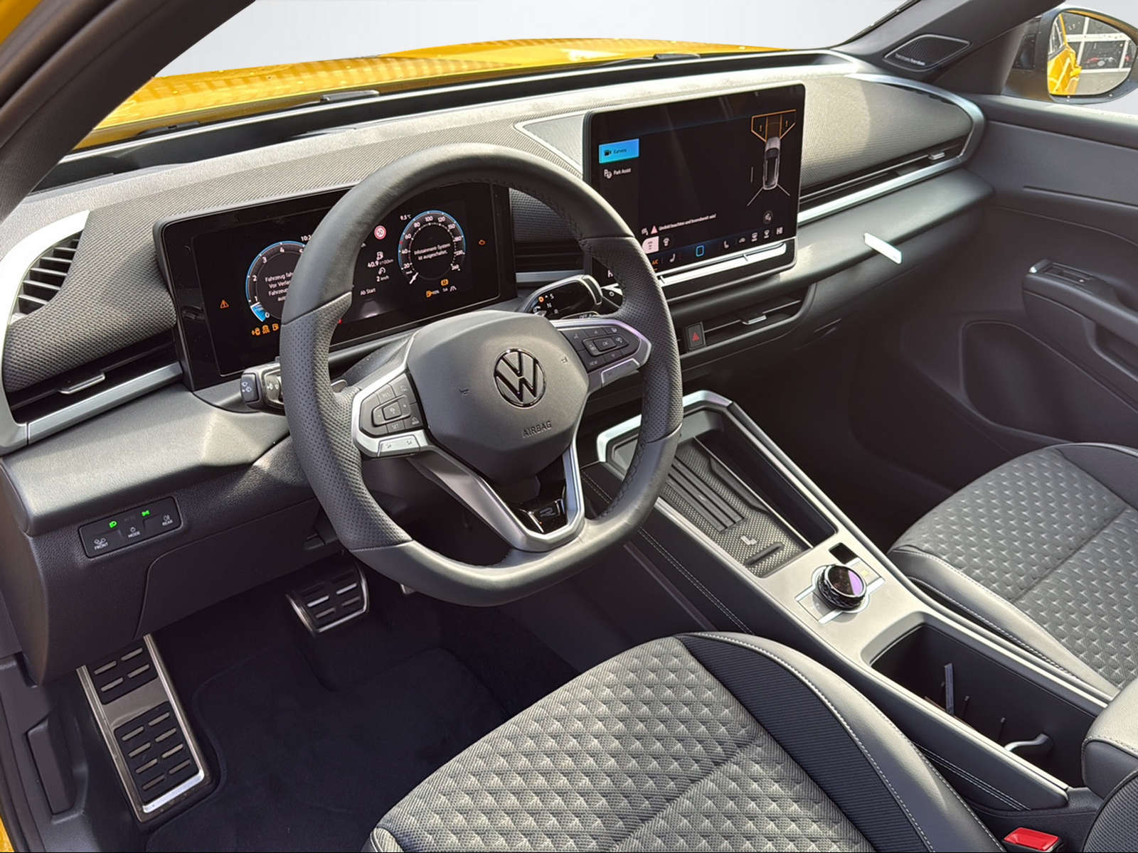 VW T-Roc 1.5 eTSI R-Line DSG-image-5