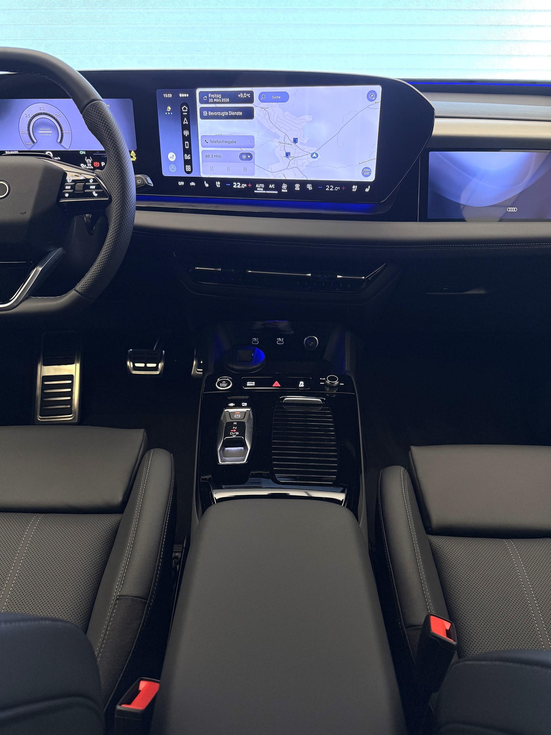 AUDI Q6 e-tron quattro-image-9