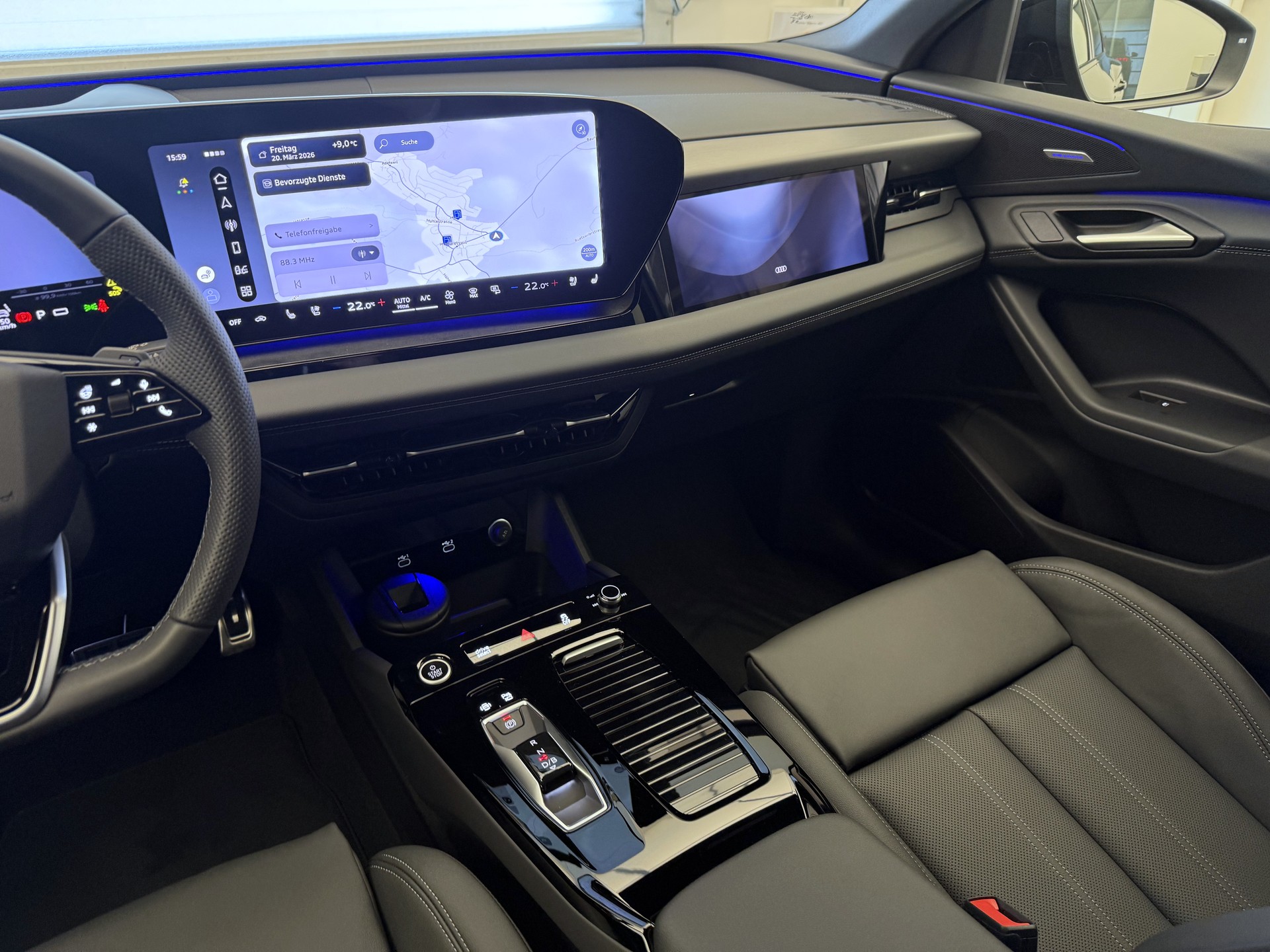 AUDI Q6 e-tron quattro-image-15