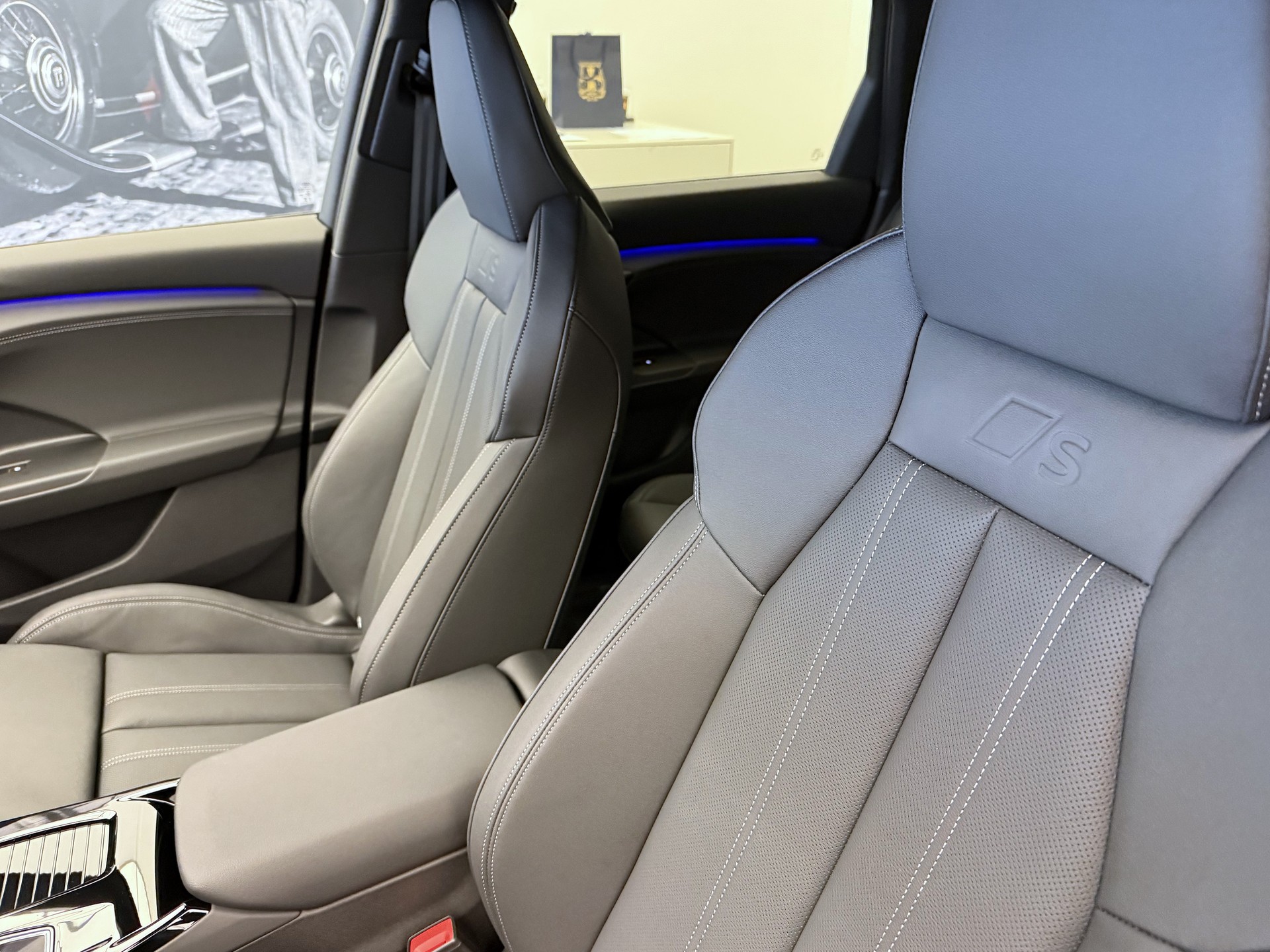 AUDI Q6 e-tron quattro-image-5