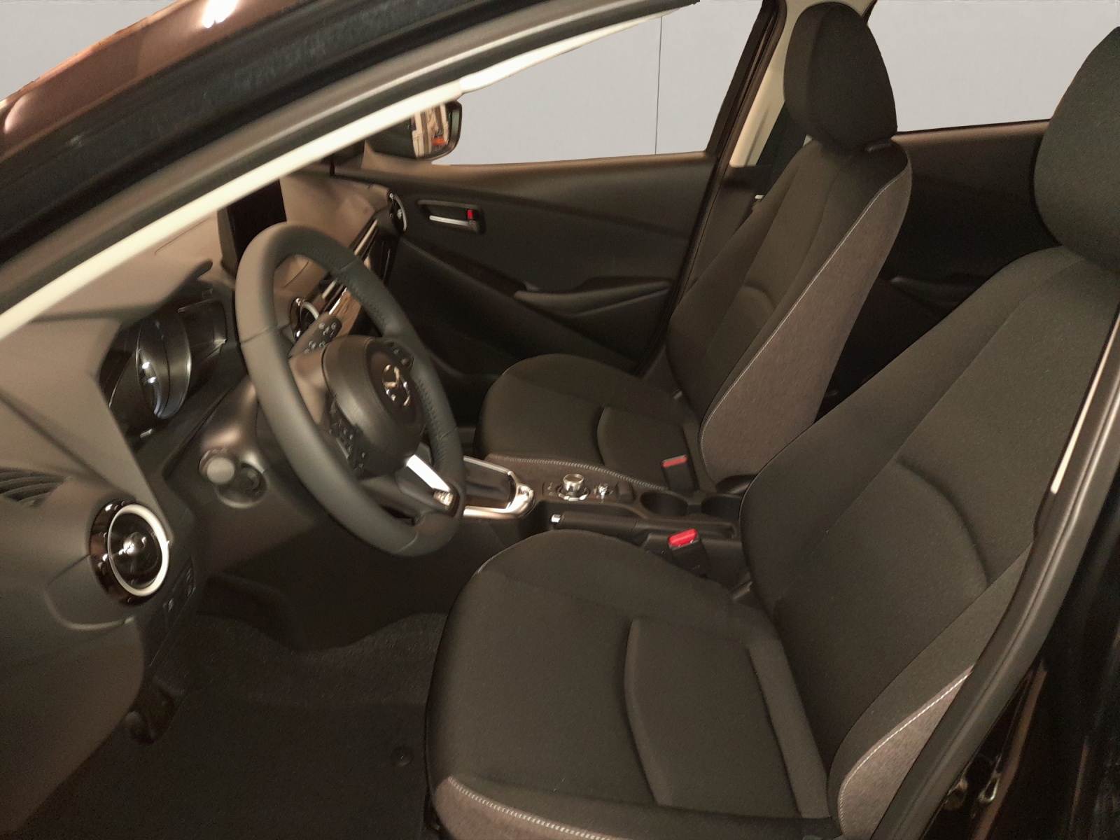 MAZDA 2 1.5 90 Centre-Line-image-13