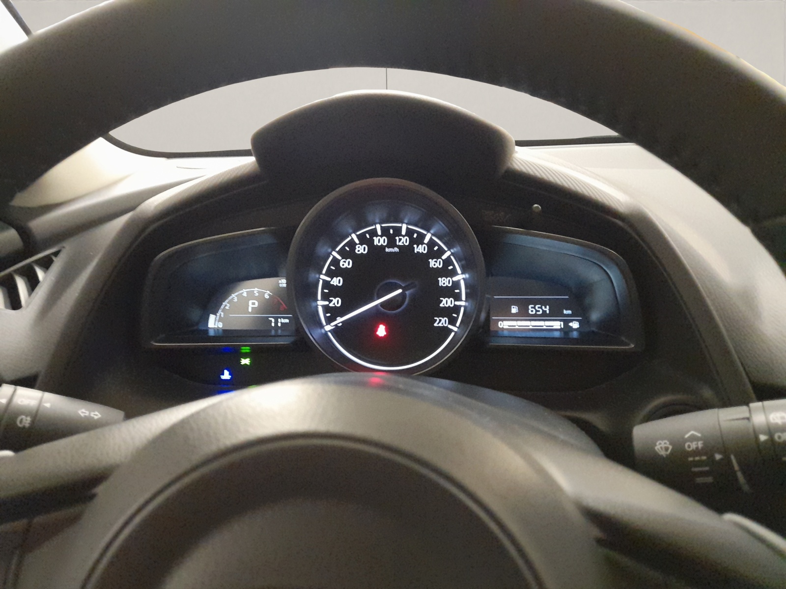 MAZDA 2 1.5 90 Centre-Line-image-8