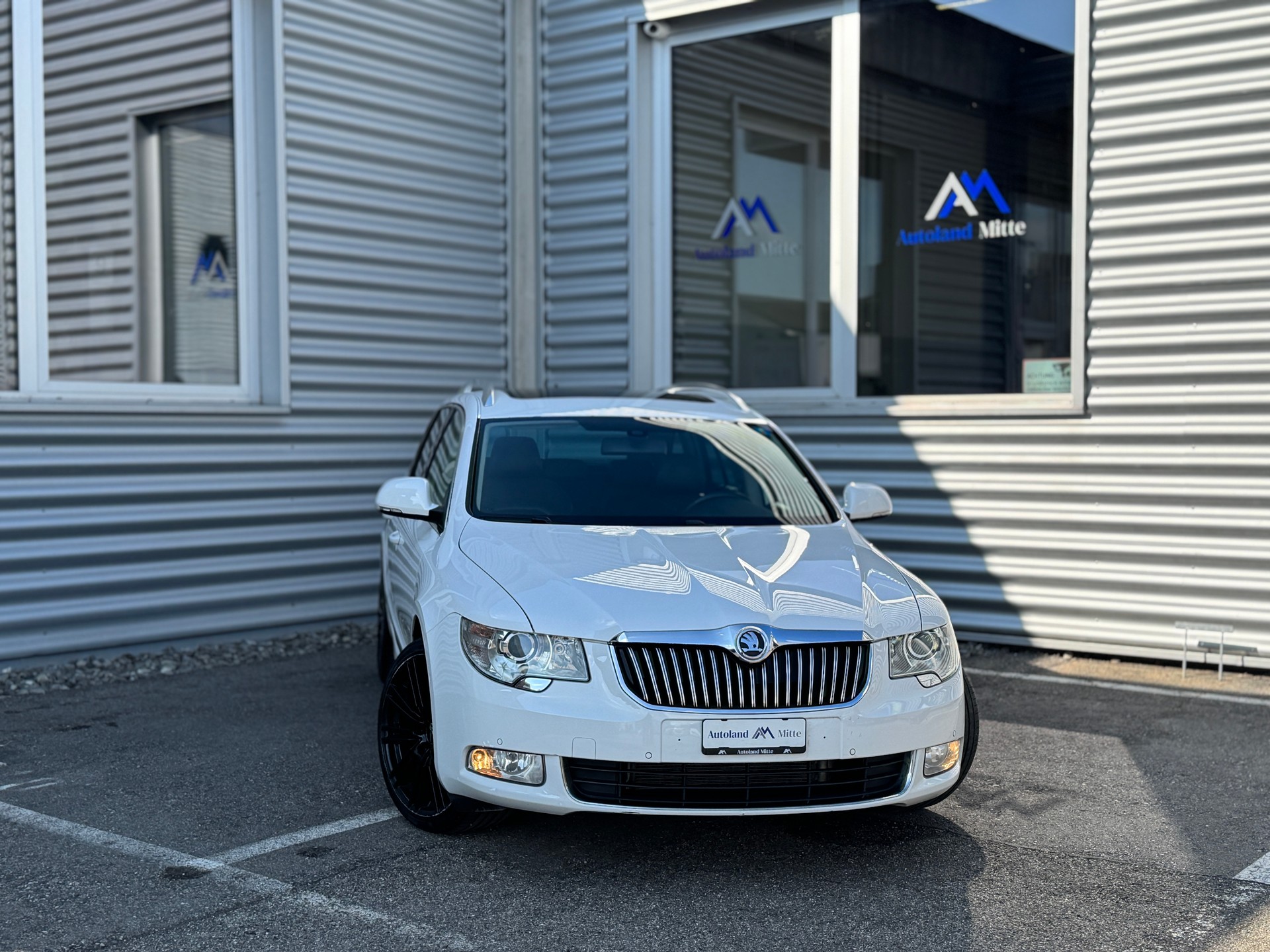 SKODA Superb Combi 2.0 TSI Ambition DSG-showroom-element-2