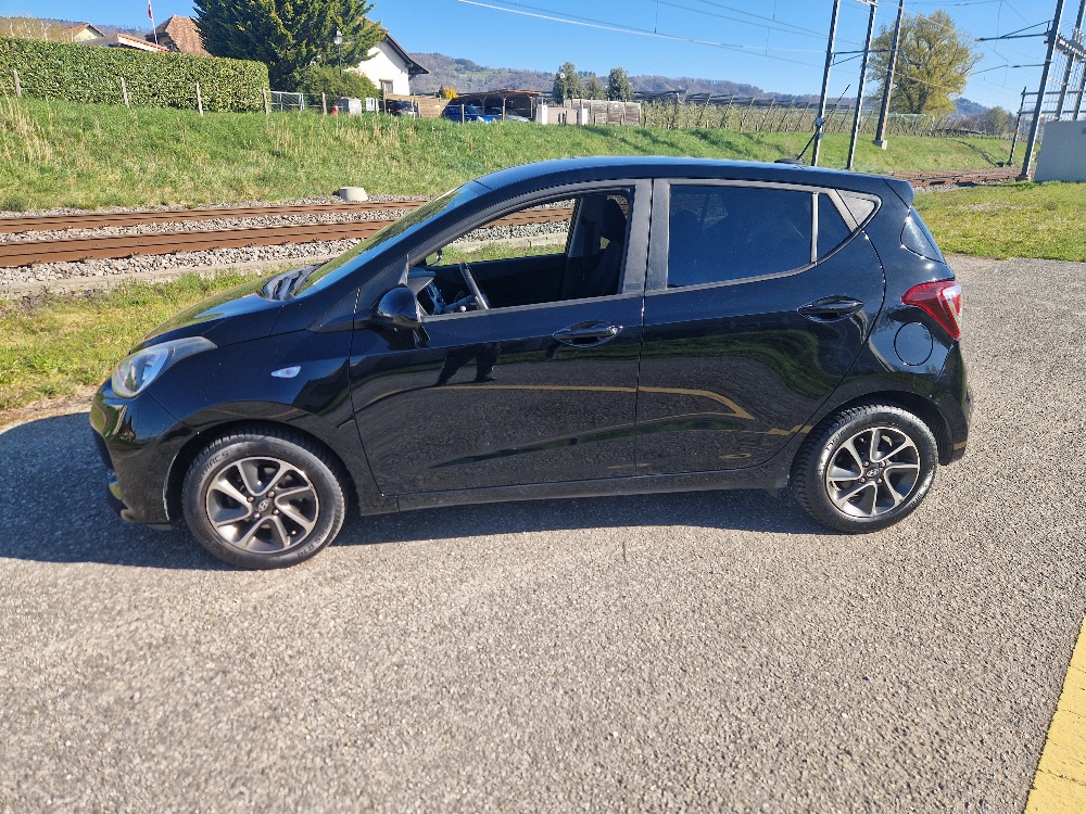 HYUNDAI i10 1.2 Amplia Automatic-image-1