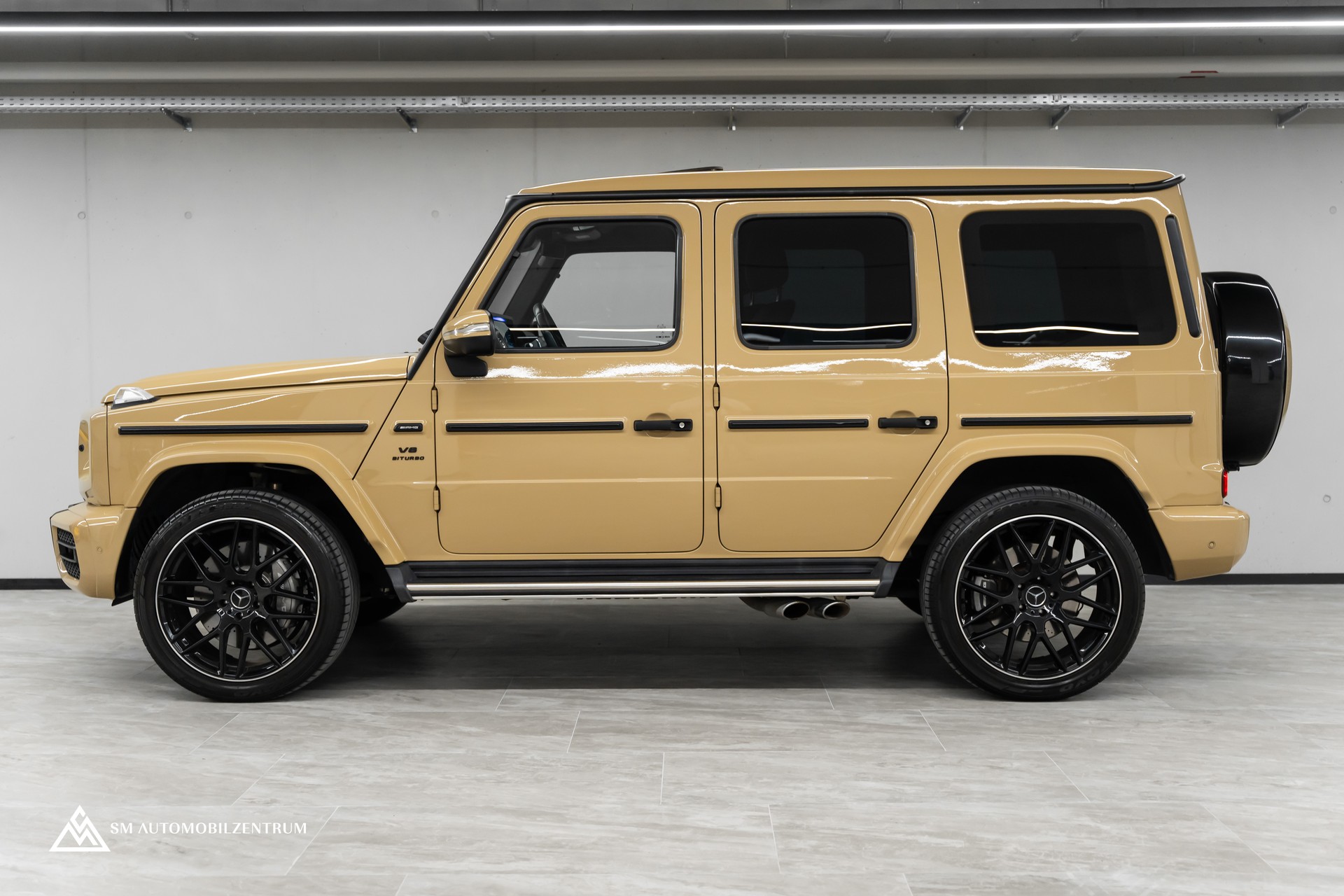 MERCEDES-BENZ G 63 AMG / Wüstensand / Burmester / Massage / 360° / Schiebedach-image-5