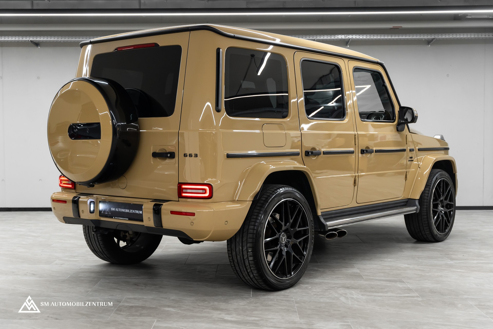 MERCEDES-BENZ G 63 AMG / Wüstensand / Burmester / Massage / 360° / Schiebedach-image-8