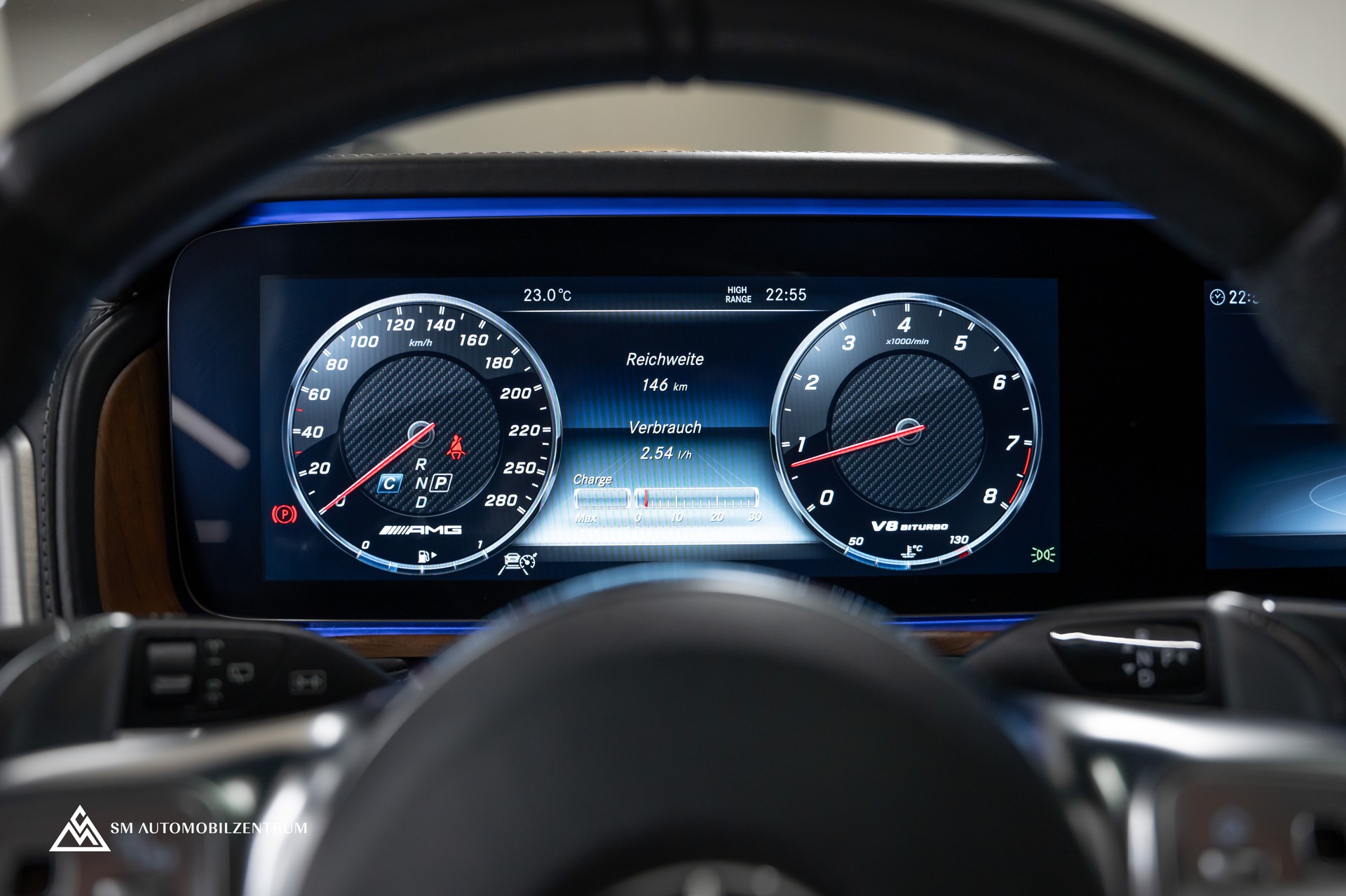 MERCEDES-BENZ G 63 AMG / Wüstensand / Burmester / Massage / 360° / Schiebedach-image-20