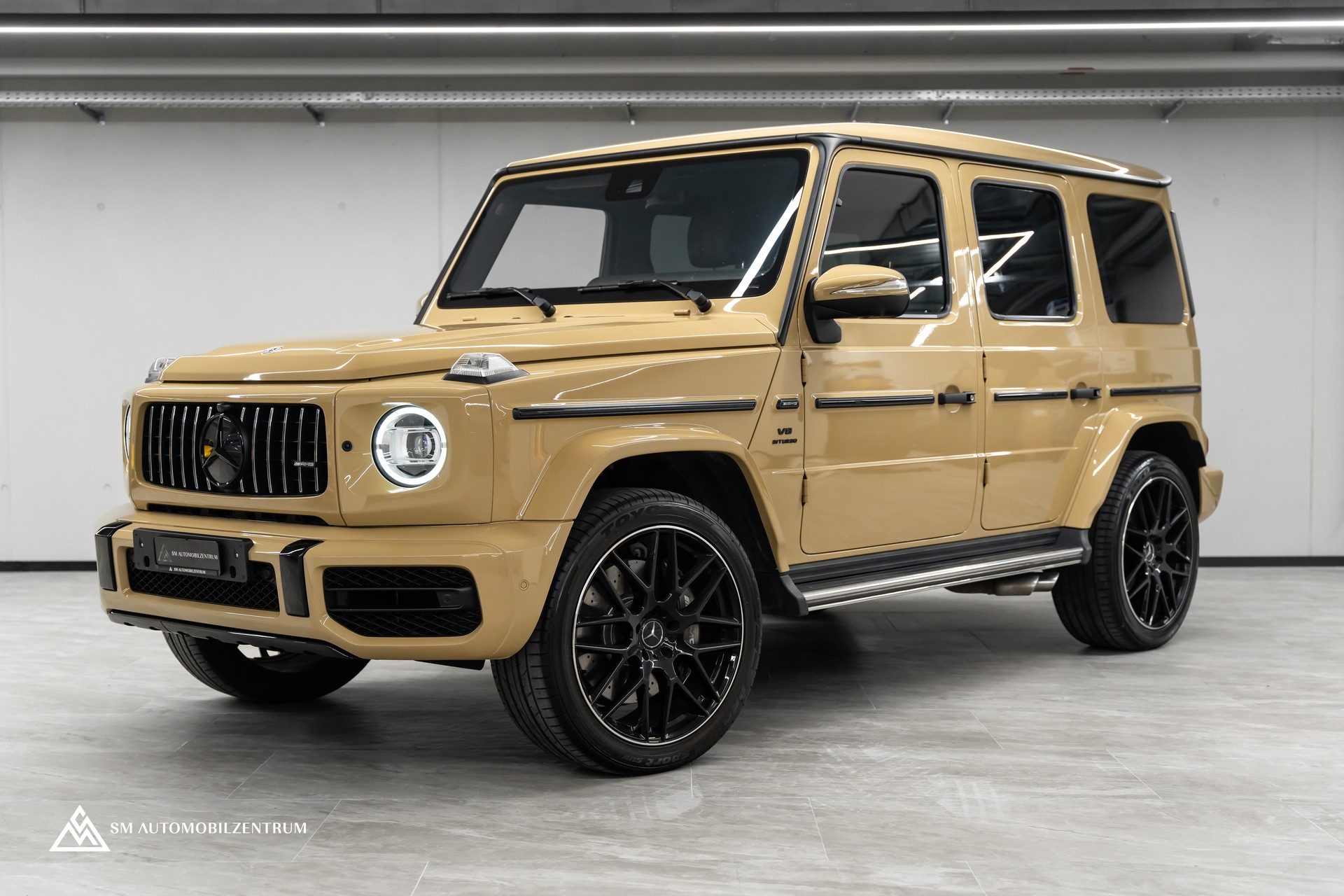 MERCEDES-BENZ G 63 AMG / Wüstensand / Burmester / Massage / 360° / Schiebedach