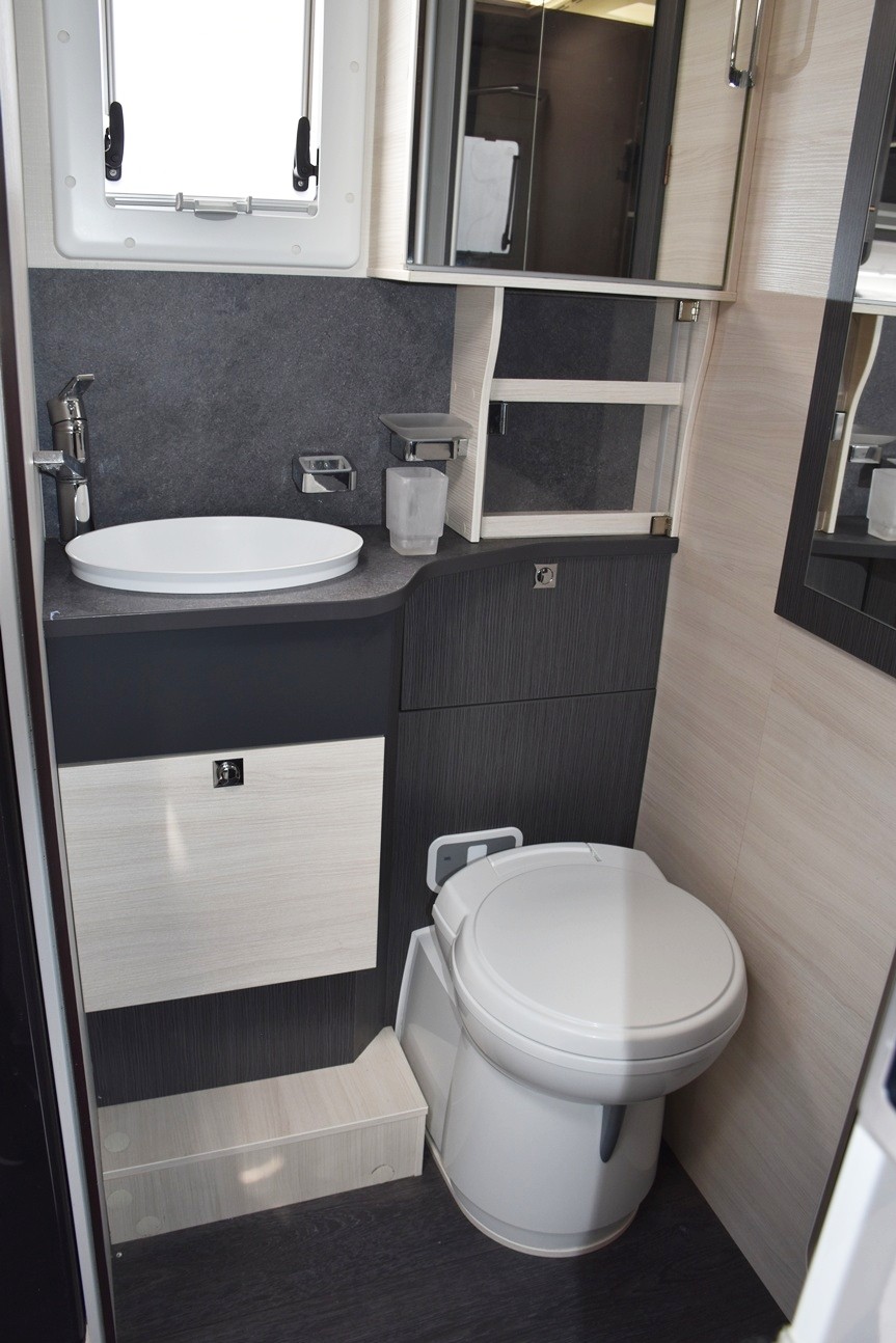 CHAUSSON 650 TITANIUM PREMIUM 2,0 TDCI DIESEL AUTOMAT FORD-image-10