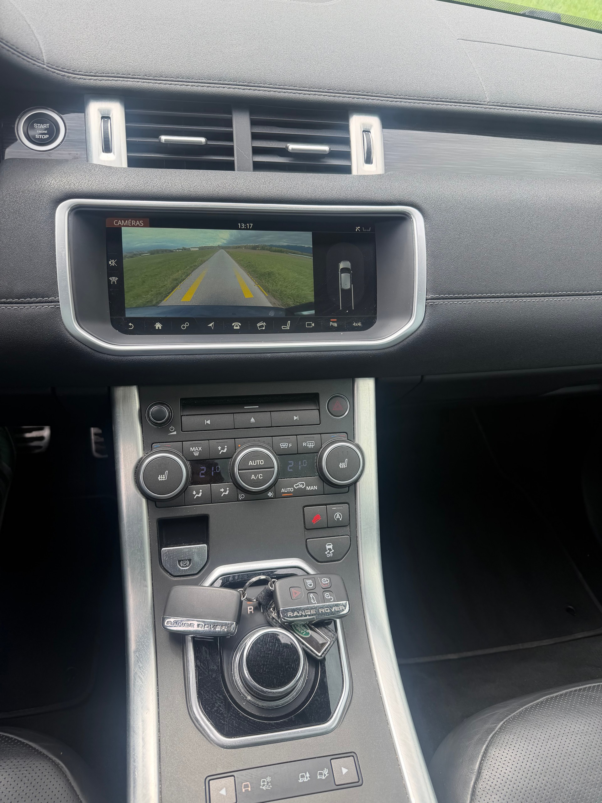 LAND ROVER Range Rover Evoque 2.0 TD4 HSE Dynamic AT9-image-15