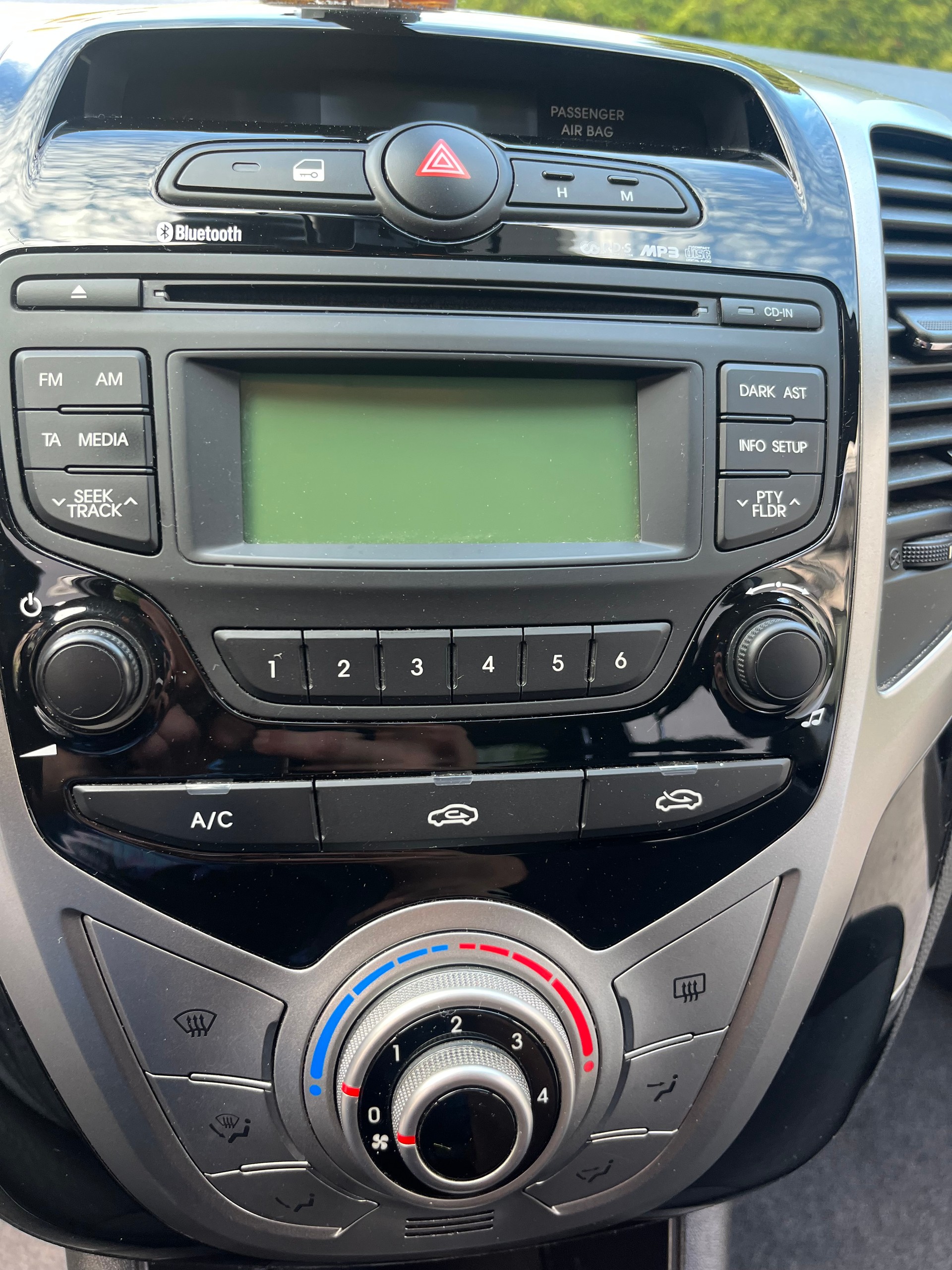 HYUNDAI iX20 1.6 Premium Automatic-image-14