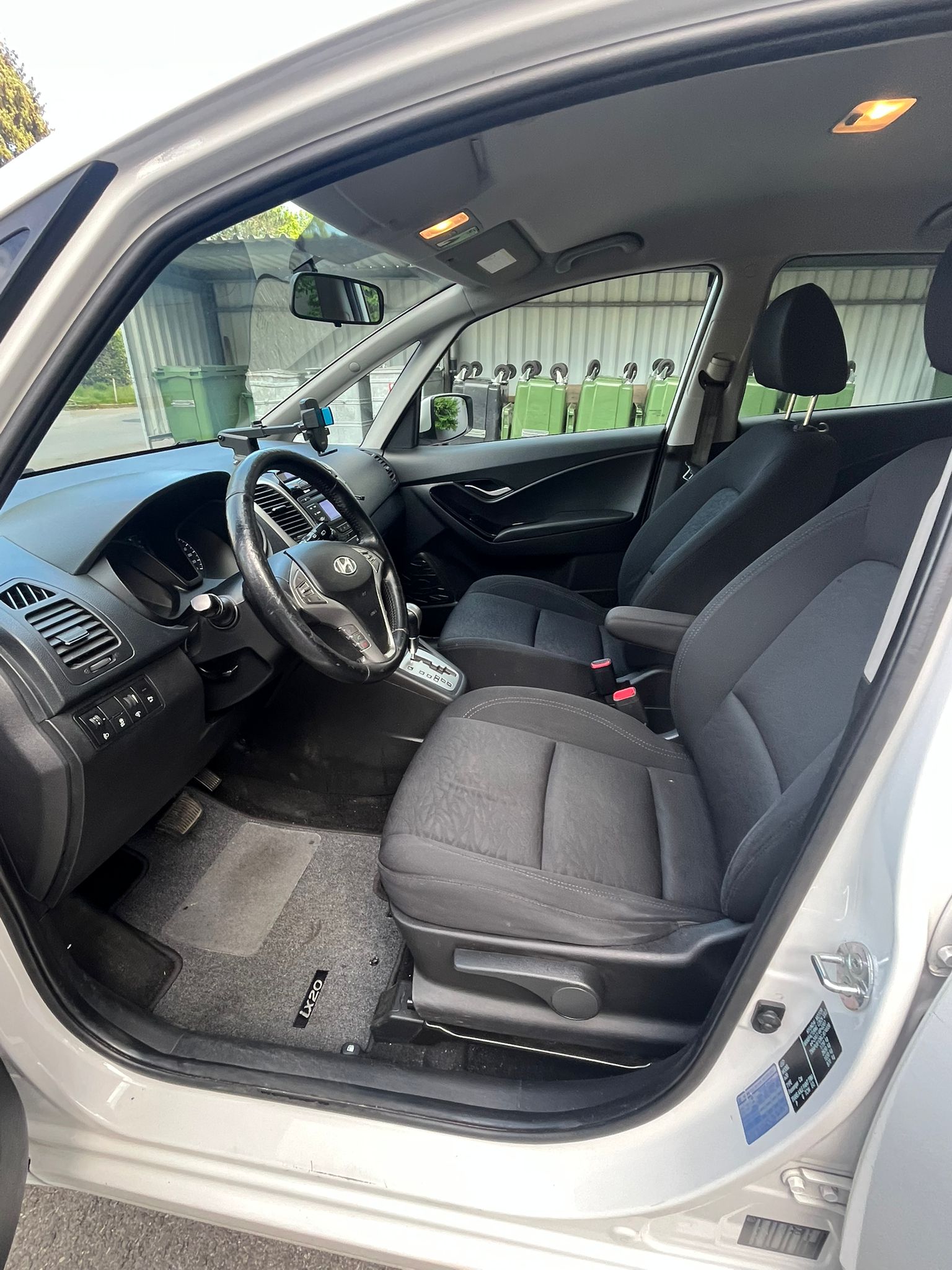 HYUNDAI iX20 1.6 Premium Automatic-image-10