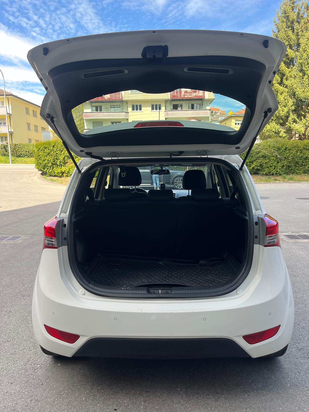 HYUNDAI iX20 1.6 Premium Automatic-image-7