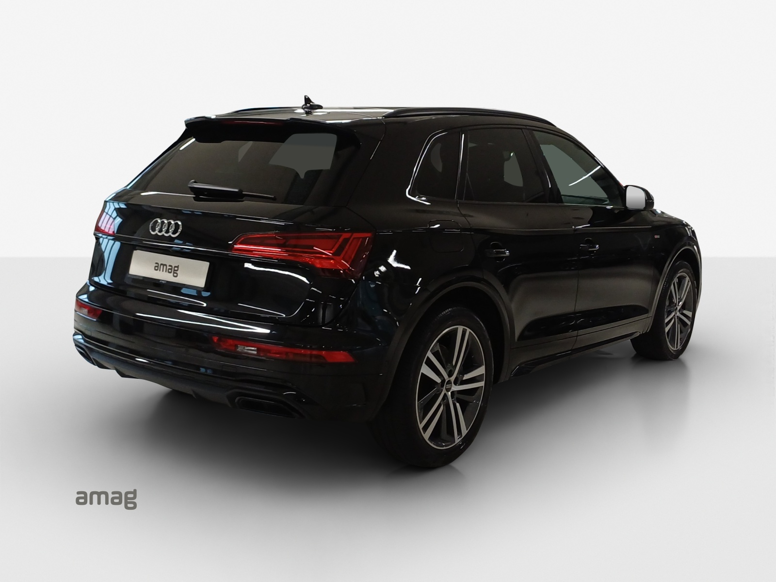 AUDI Q5 55 TFSI e PHEV S line quattro S-tronic-image-4