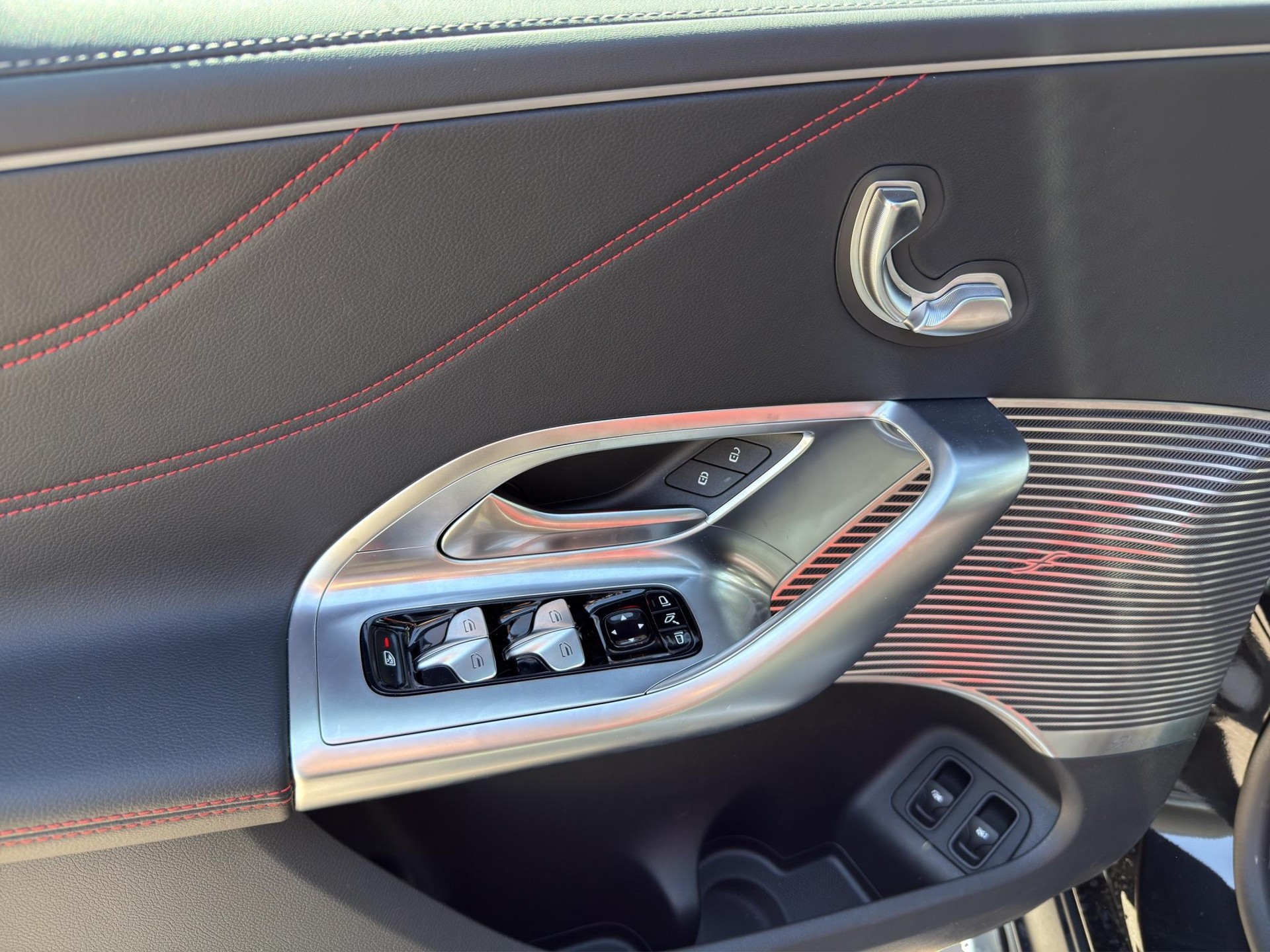 MERCEDES-BENZ GLC 400 4matic-image-9