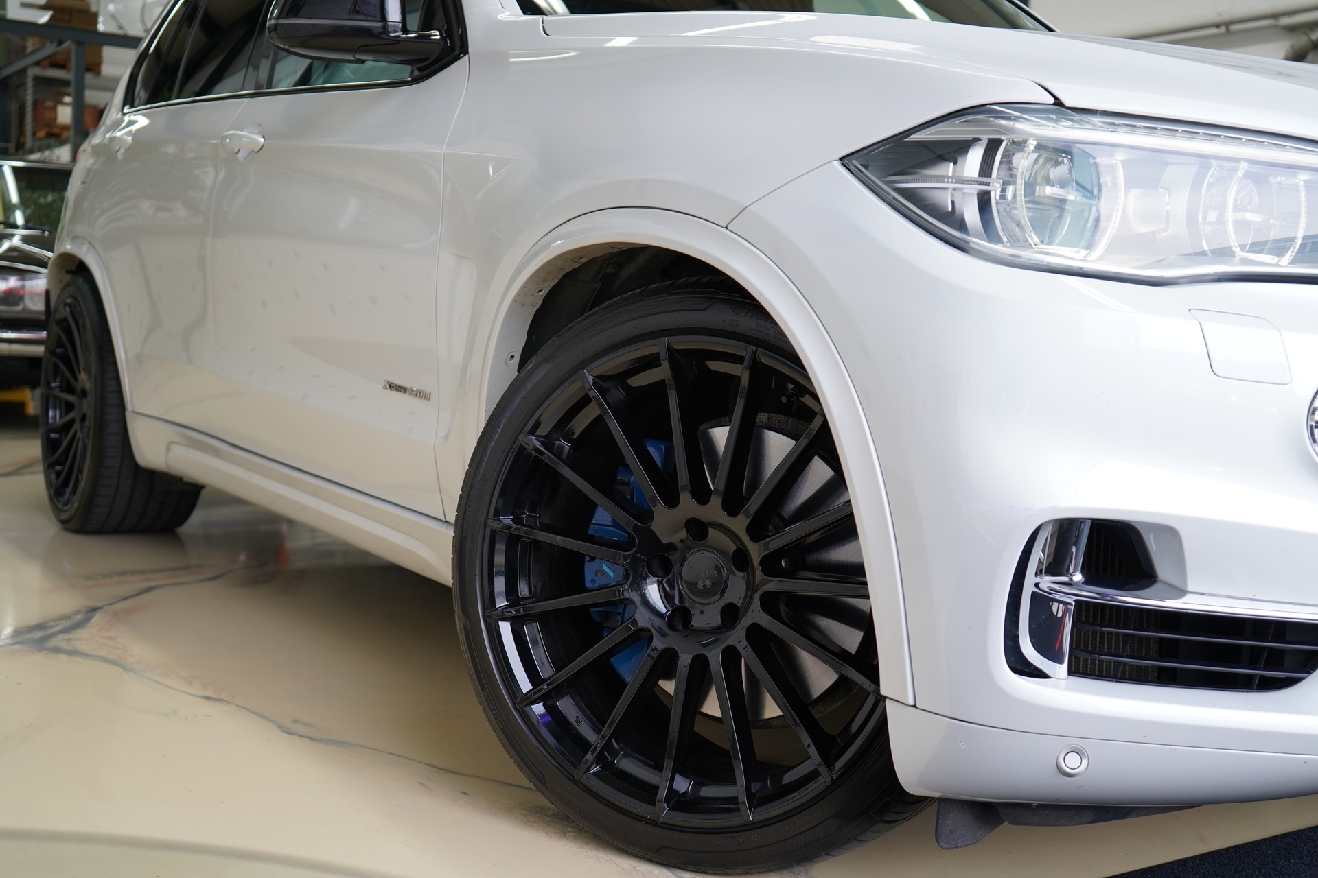 BMW X5 xDrive 50i Steptronic-image-13