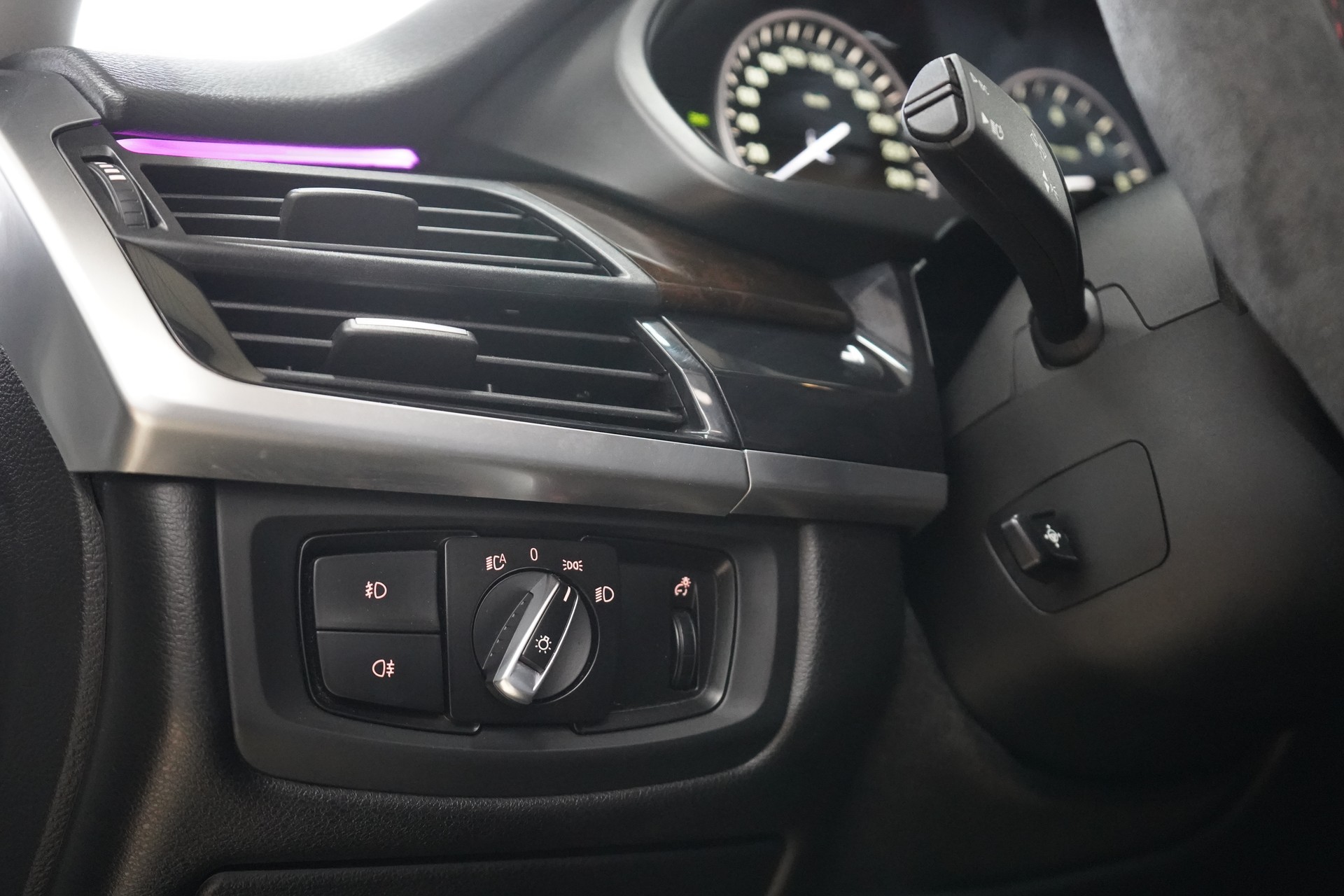 BMW X5 xDrive 50i Steptronic-image-21