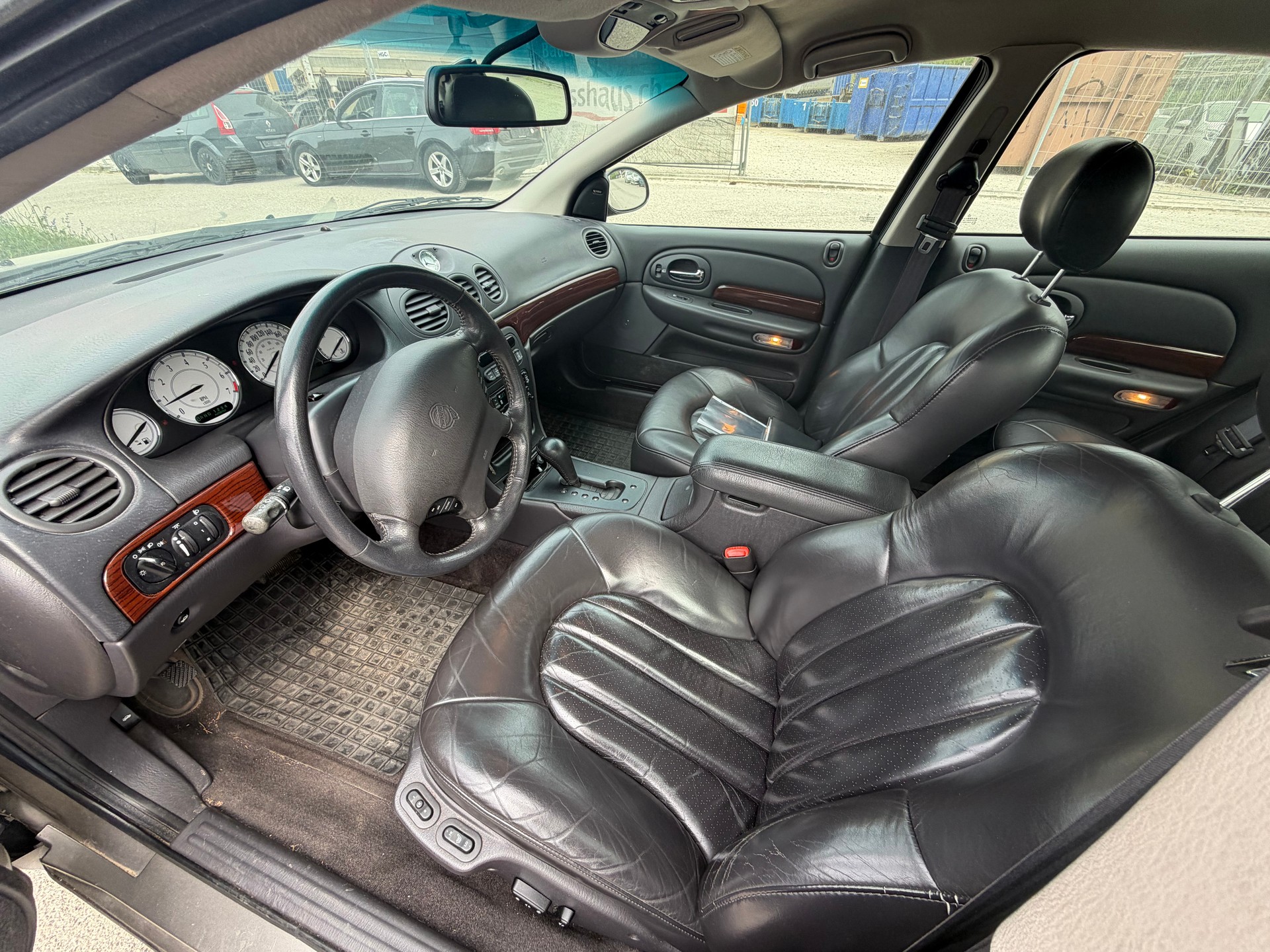 CHRYSLER 300M-image-7