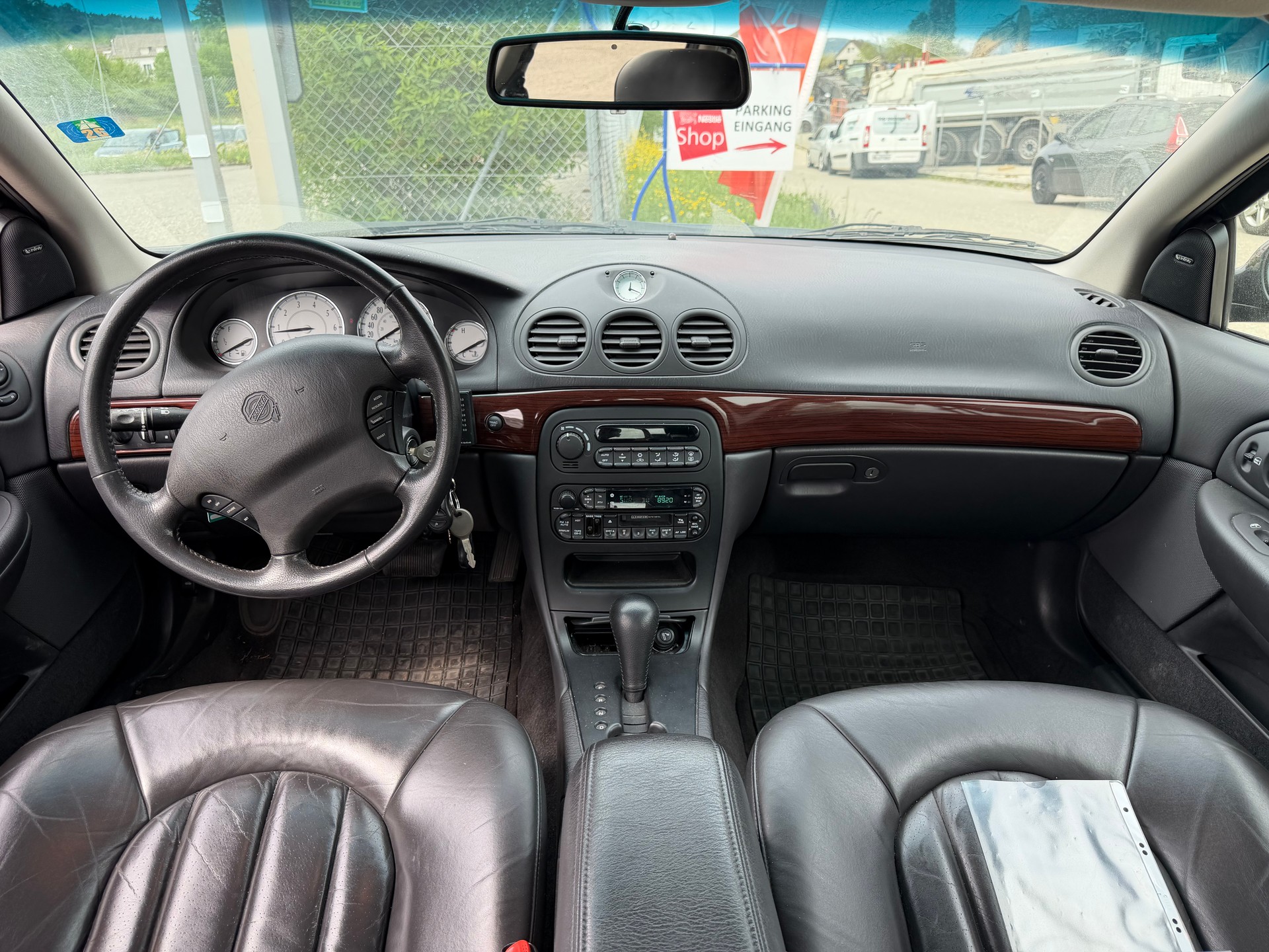 CHRYSLER 300M-image-4