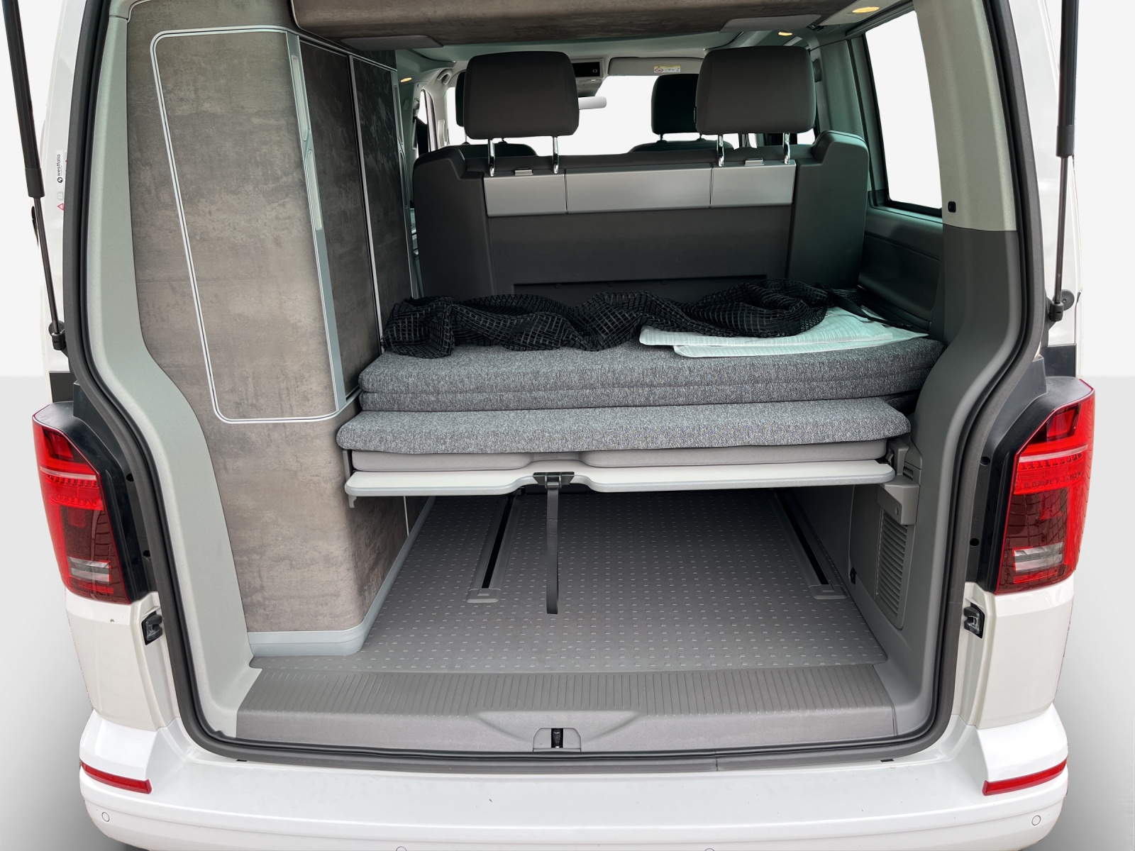 VW T6.1 California 2.0 TDI Ocean Liberty 4Motion DSG-image-11