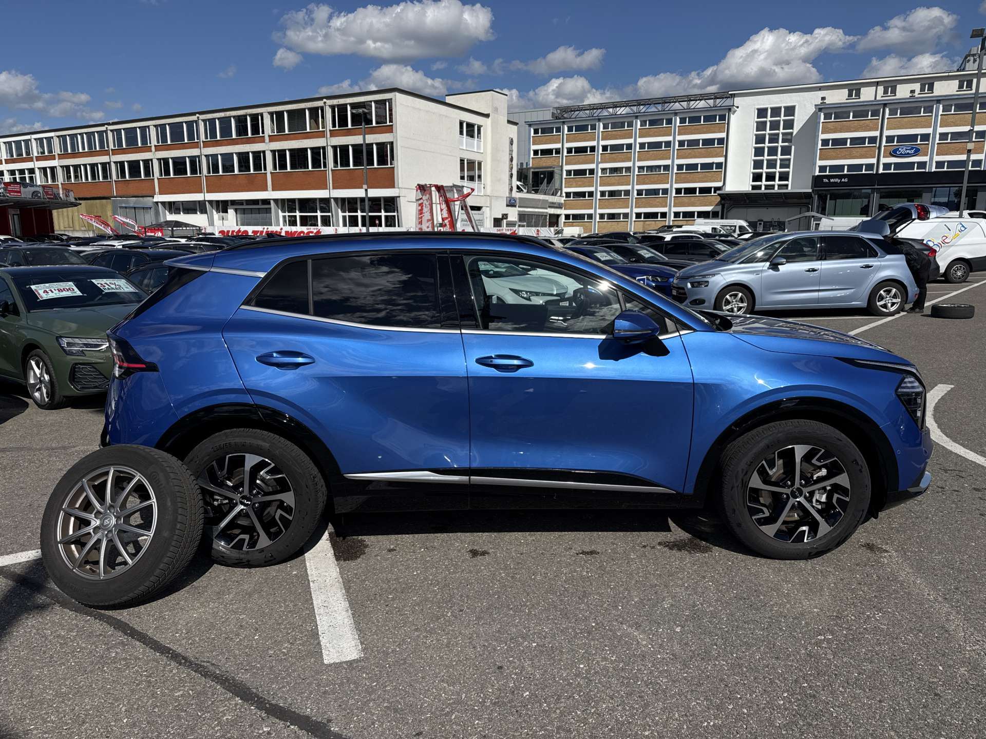 KIA Sportage 1.6 T-GDi HEV TECH 230PS Automat-image-10
