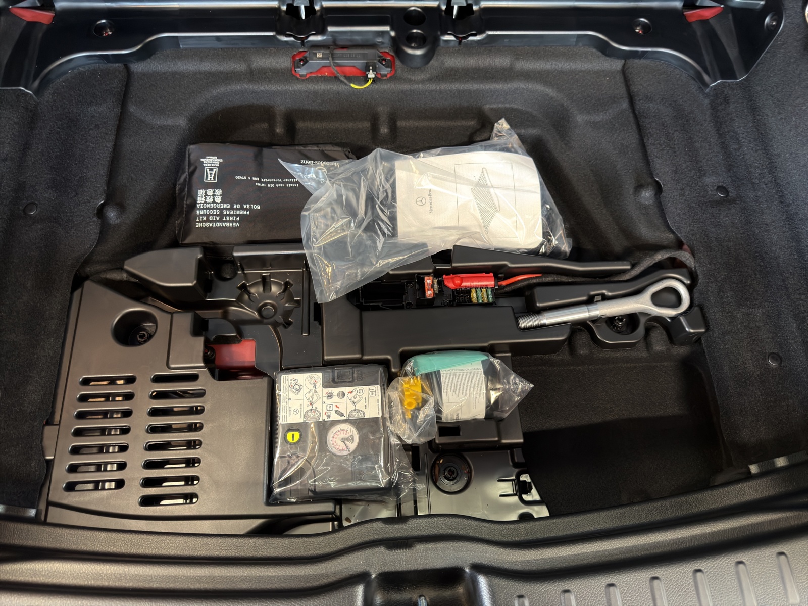 MERCEDES-BENZ GLA 200 4MATIC-image-25