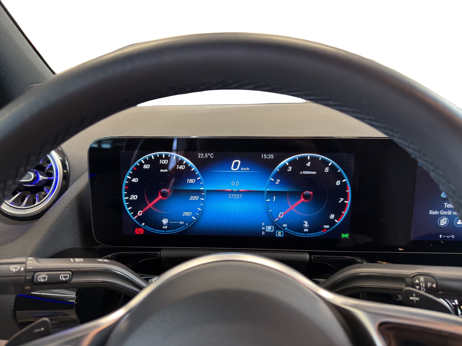 MERCEDES-BENZ GLA 200 4MATIC-image-11