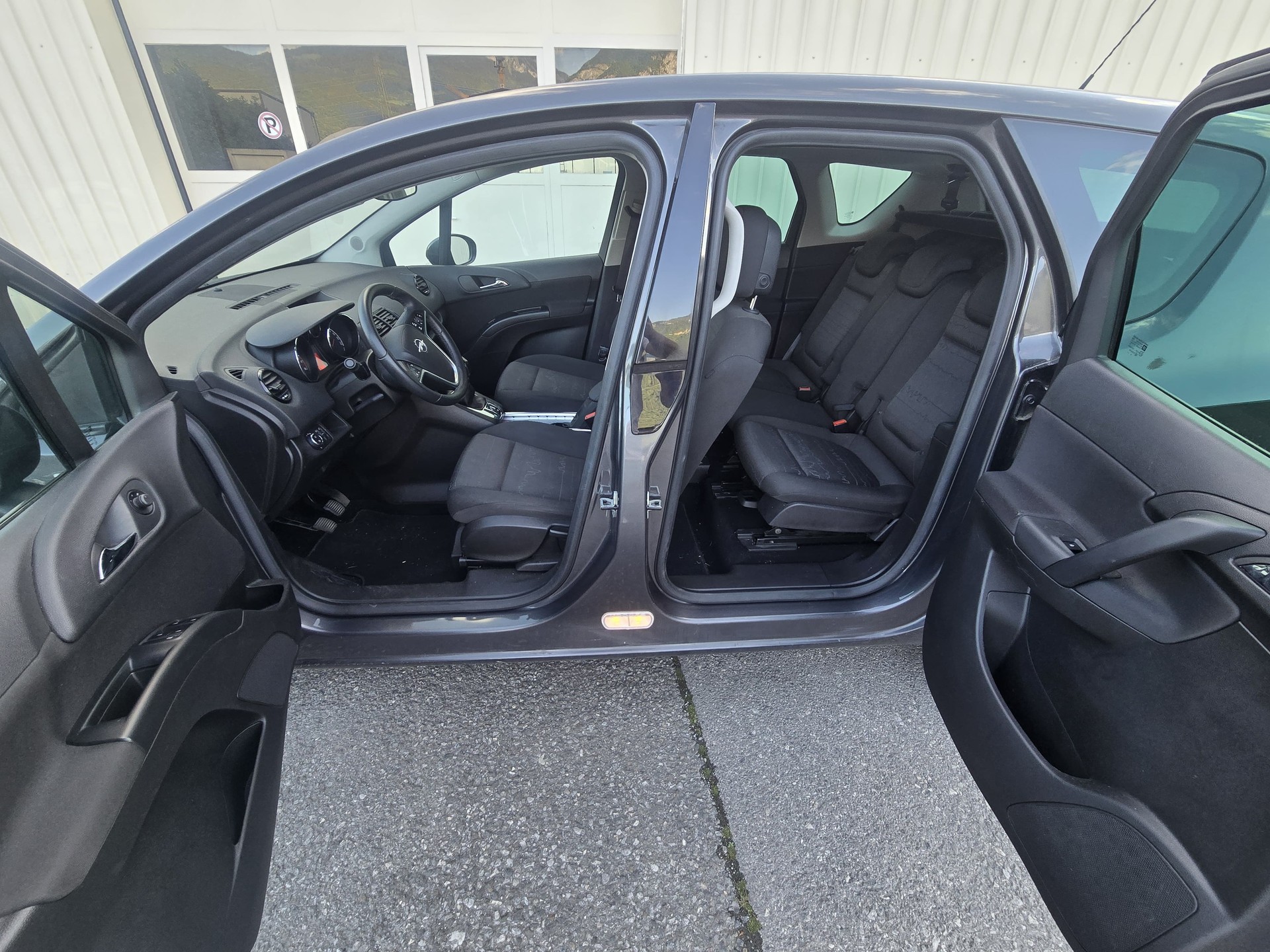 OPEL Meriva 1.4 Turbo Enjoy-image-9