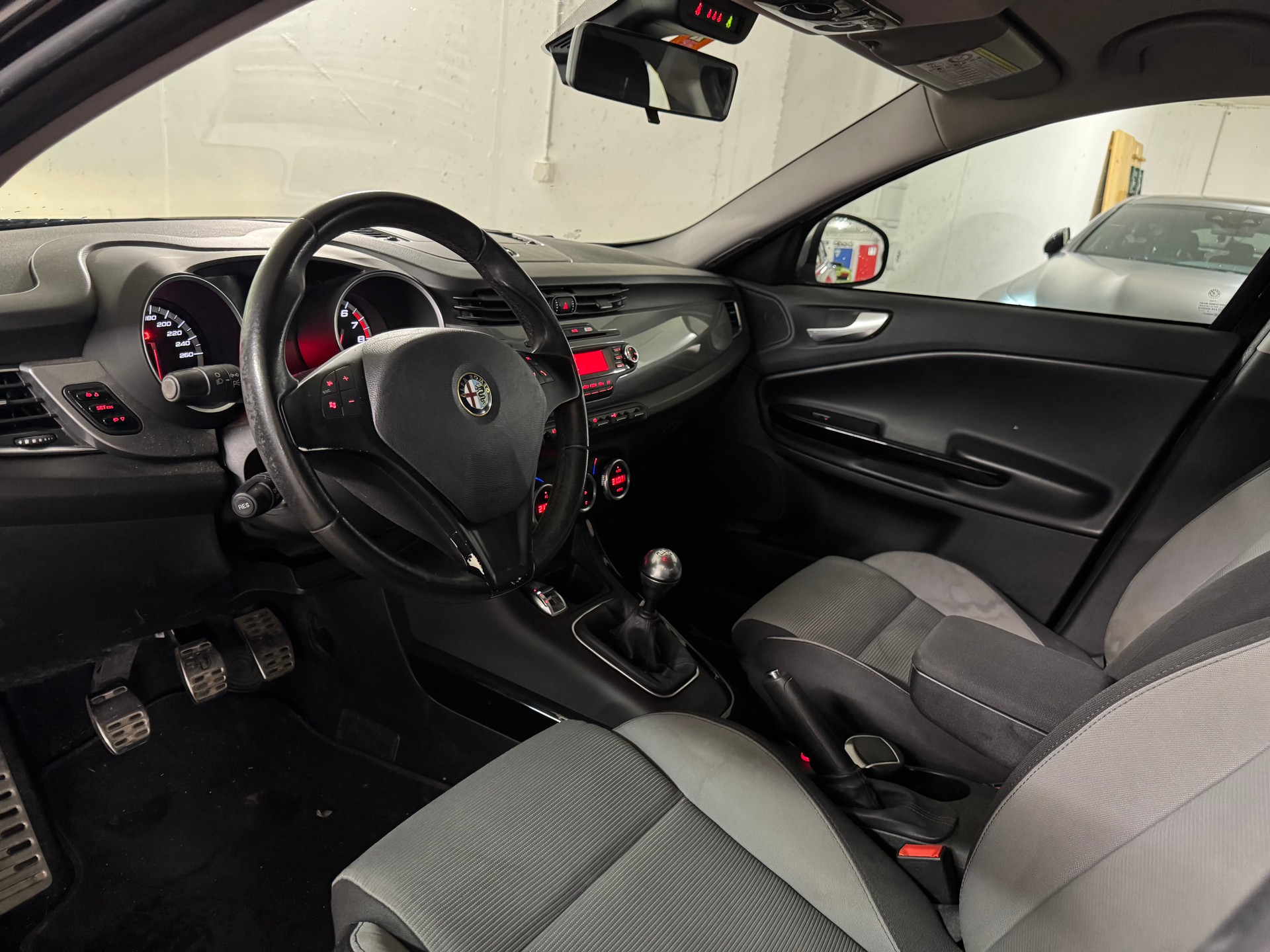 ALFA ROMEO Giulietta 1.4 T Progression 1-Hand-image-7