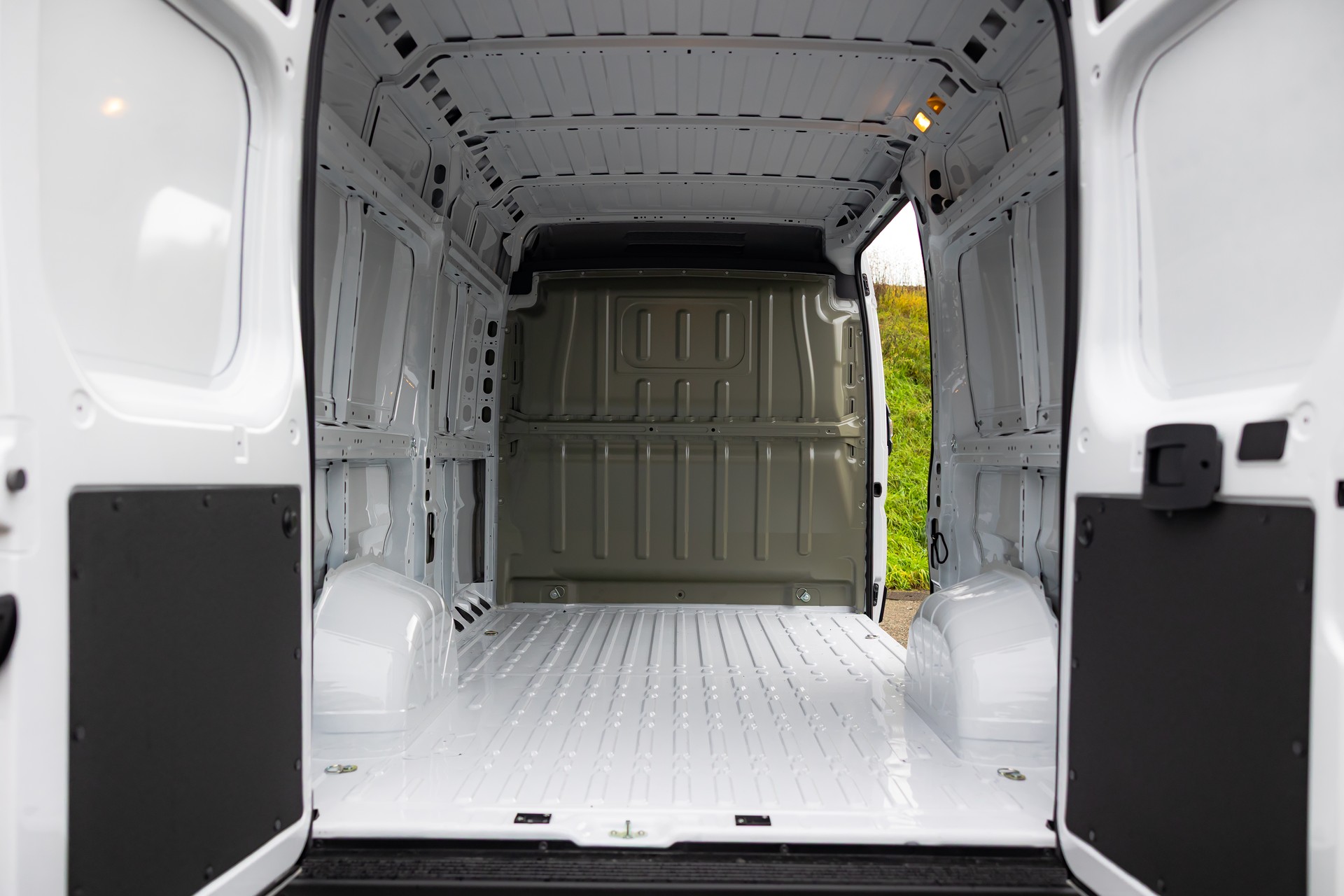 PEUGEOT Boxer 2.2 HDI L2H2 335-image-5