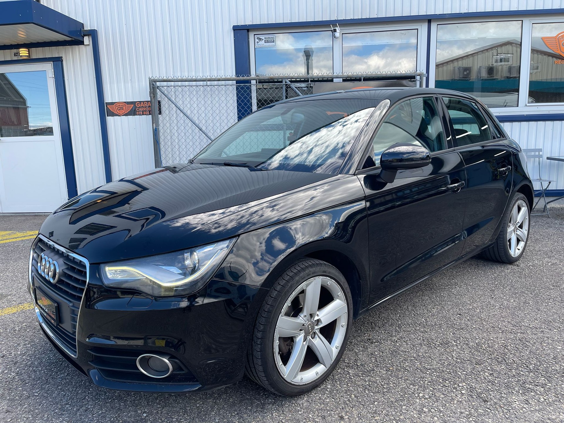 AUDI A1 Sportback 1.4 TFSI Ambition S-tronic-image-2