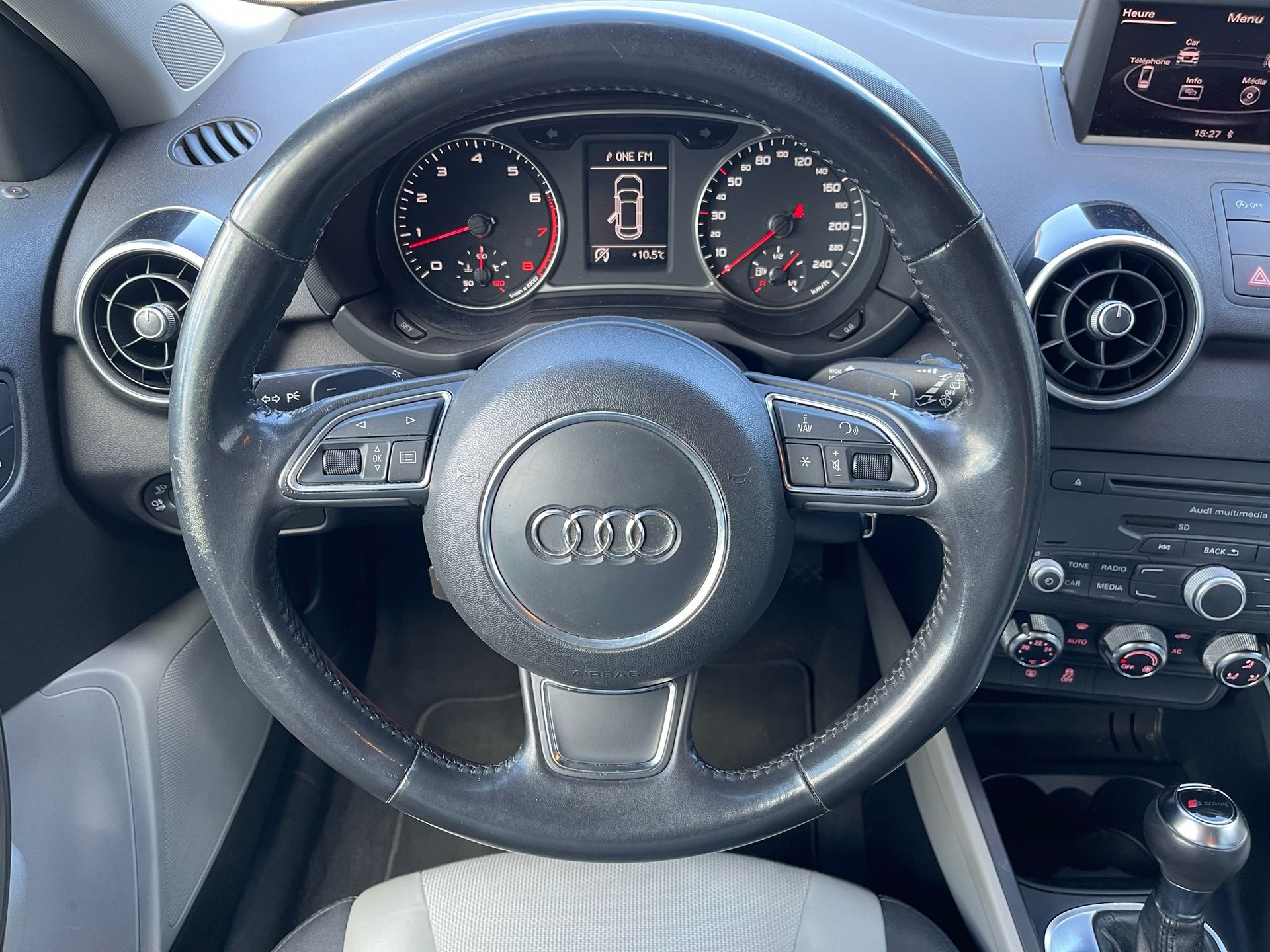 AUDI A1 Sportback 1.4 TFSI Ambition S-tronic-image-8