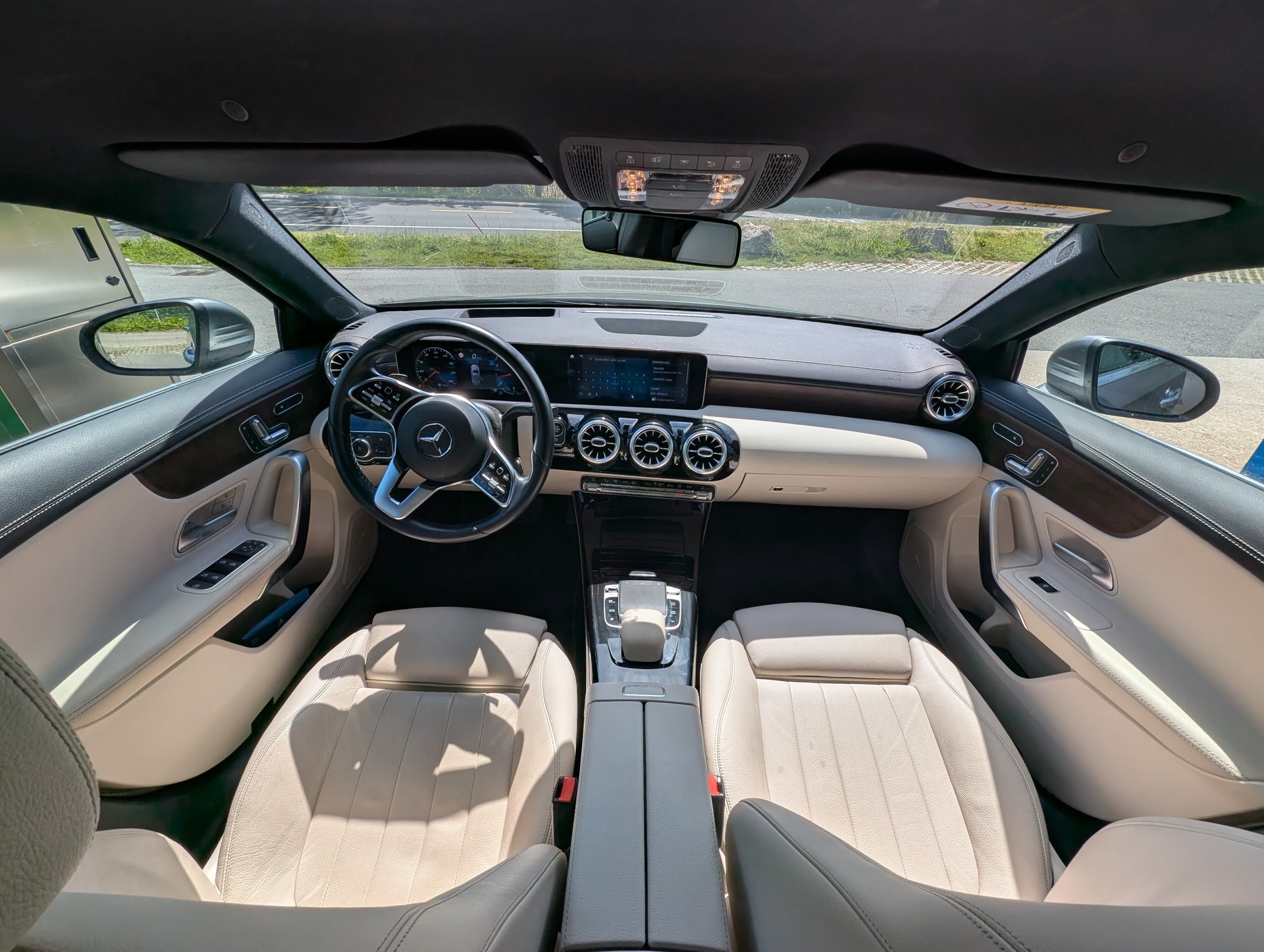 MERCEDES-BENZ A 250 Progressive-image-4