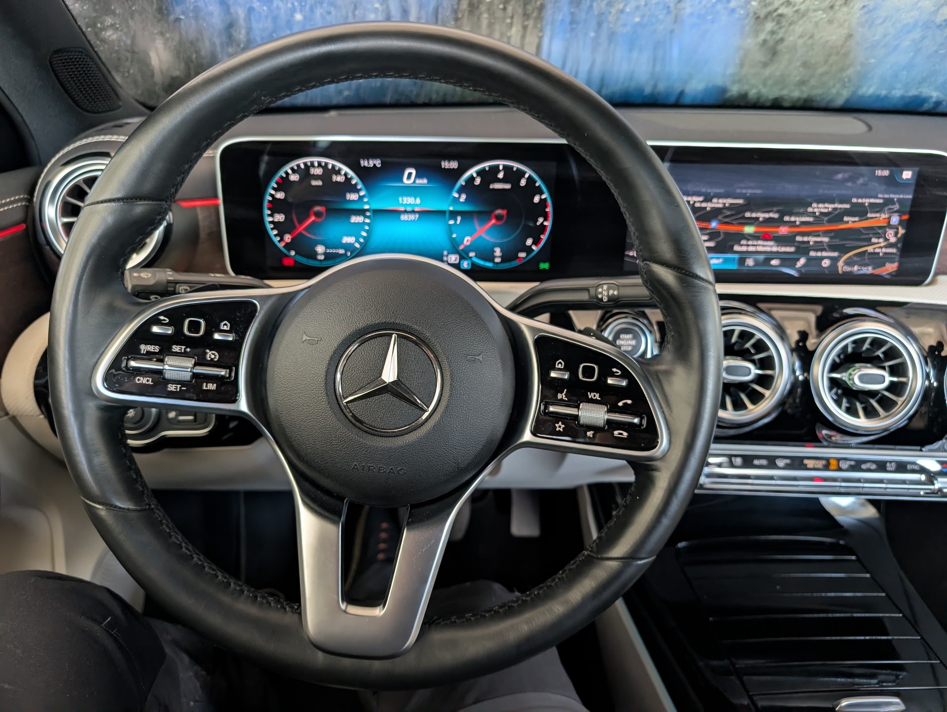 MERCEDES-BENZ A 250 Progressive-image-3