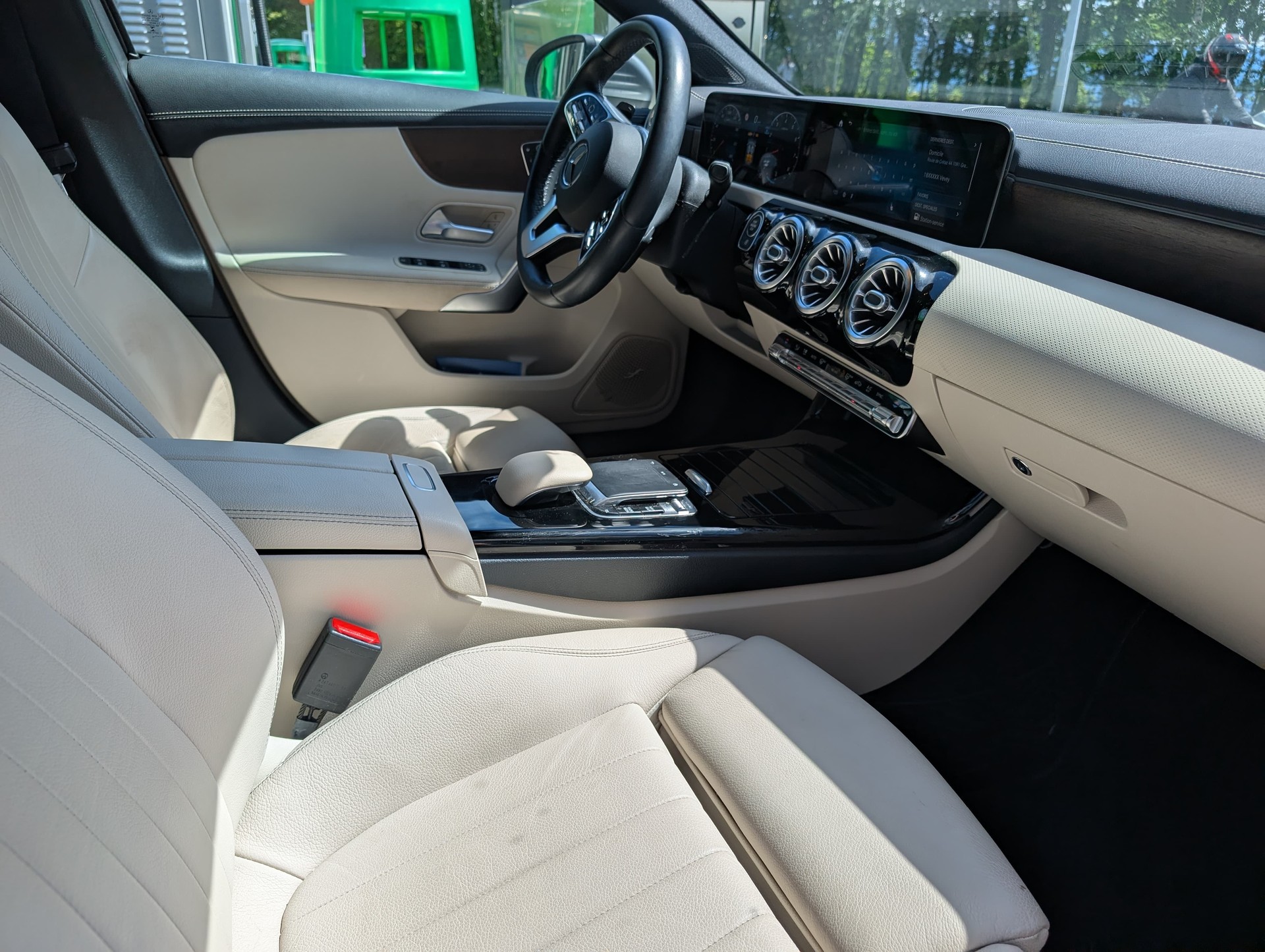 MERCEDES-BENZ A 250 Progressive-image-5
