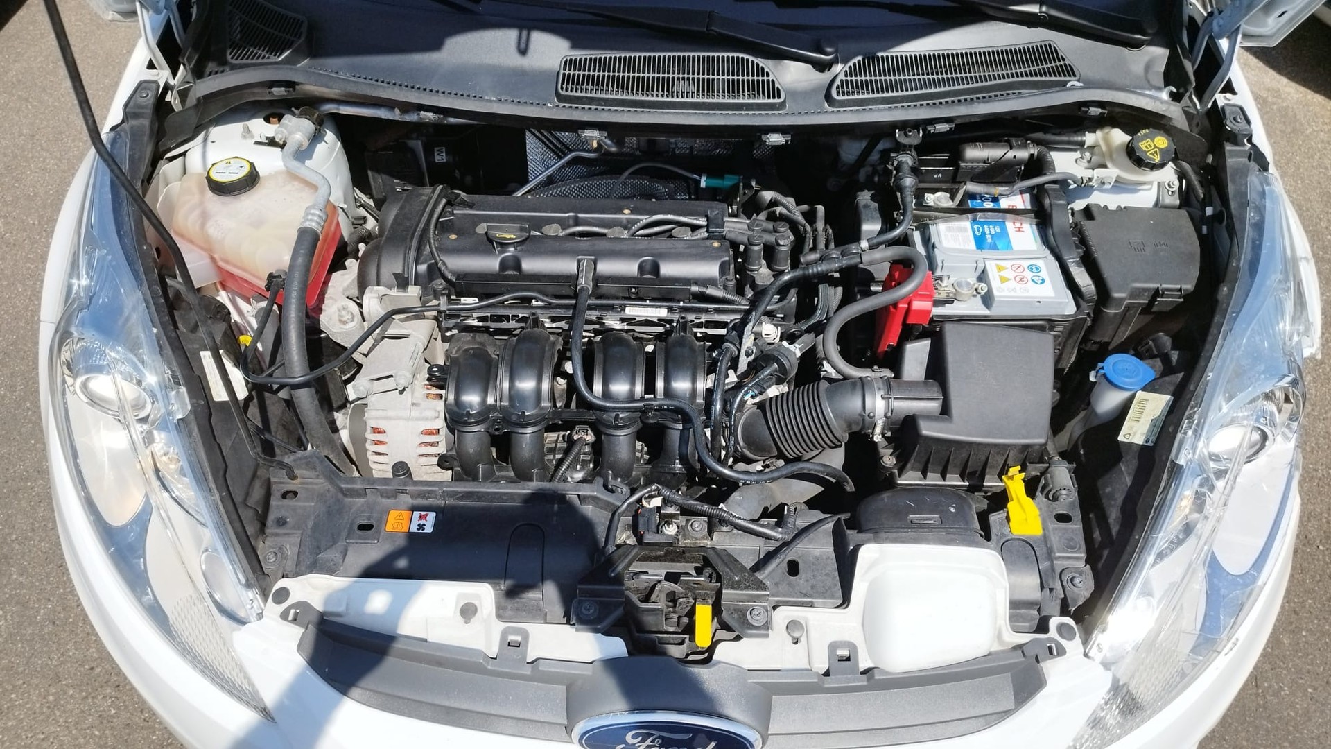 FORD Fiesta 1.4 16V Titanium Automatic-image-14