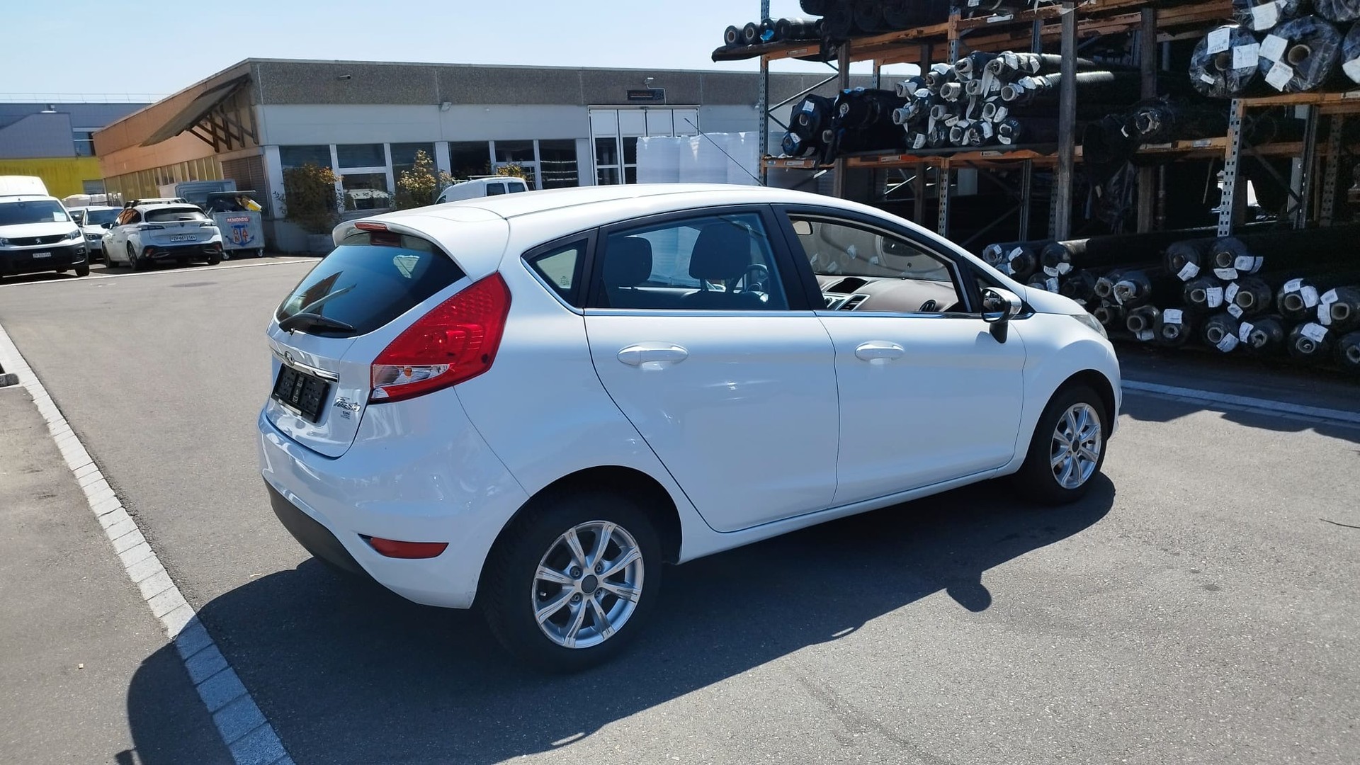 FORD Fiesta 1.4 16V Titanium Automatic-image-6