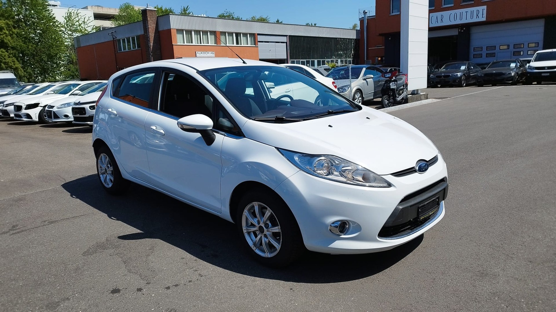 FORD Fiesta 1.4 16V Titanium Automatic-image-2