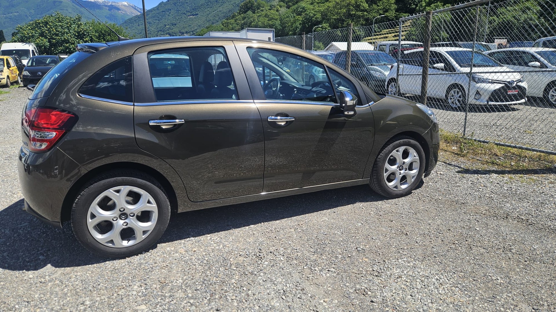 CITROEN C3 1.6 16V e-HDi Swiss Style-image-4
